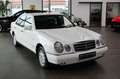 Mercedes-Benz E 200 ELEGANCE AUT.  *OLDTIMER* H-KENNZEICHEN! Weiß - thumbnail 13
