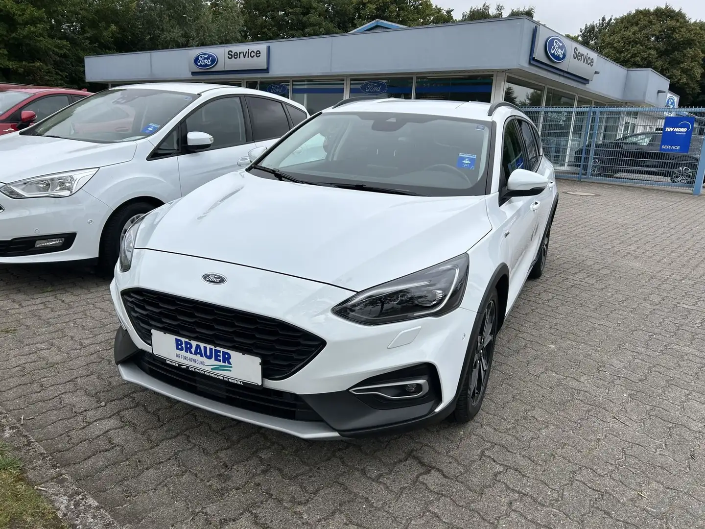 Ford Focus Turnier Active Weiß - 1