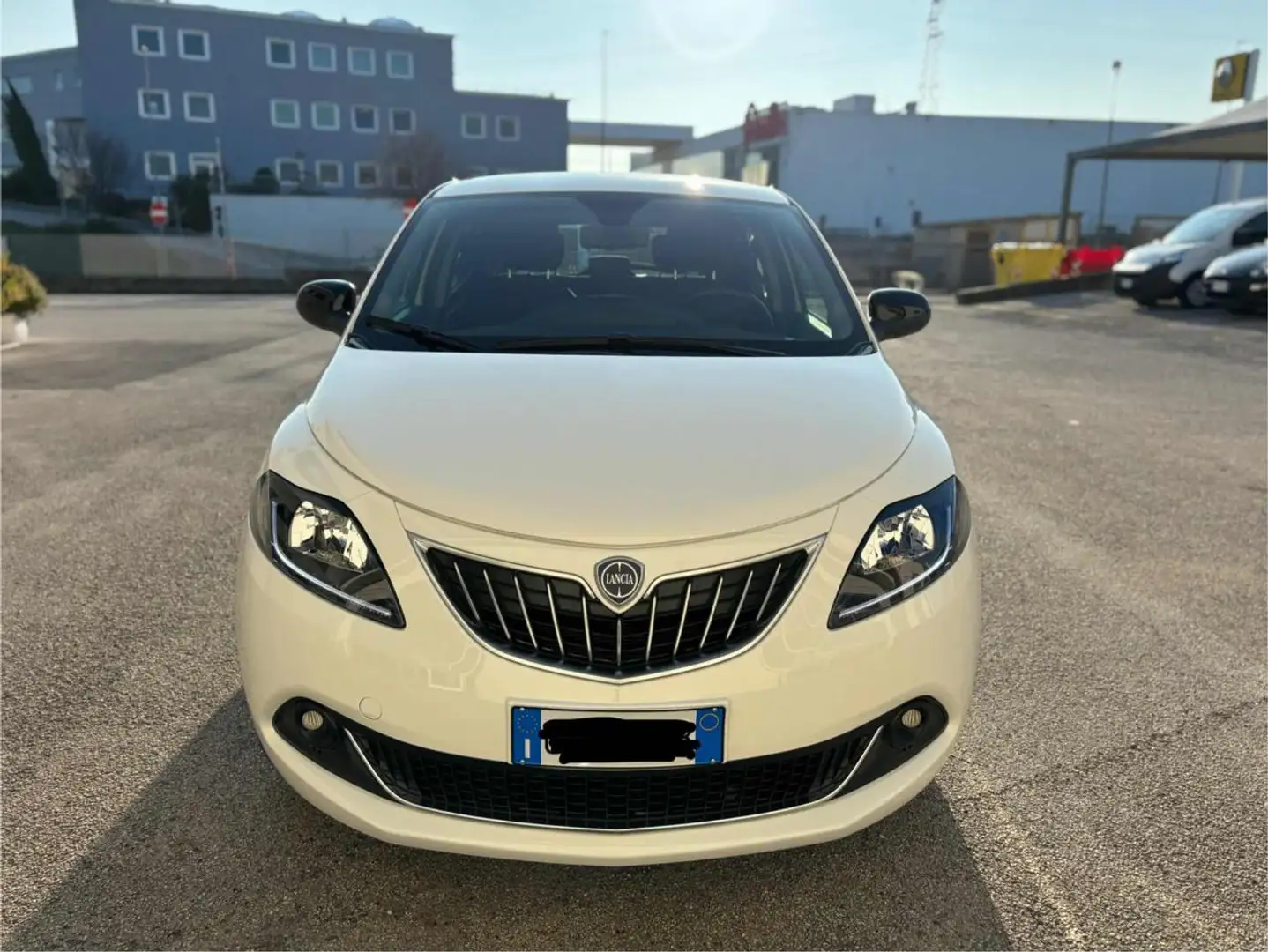 Lancia Ypsilon 1.0 FireFly 5 porte S&S Hybrid Platino Blanc - 2