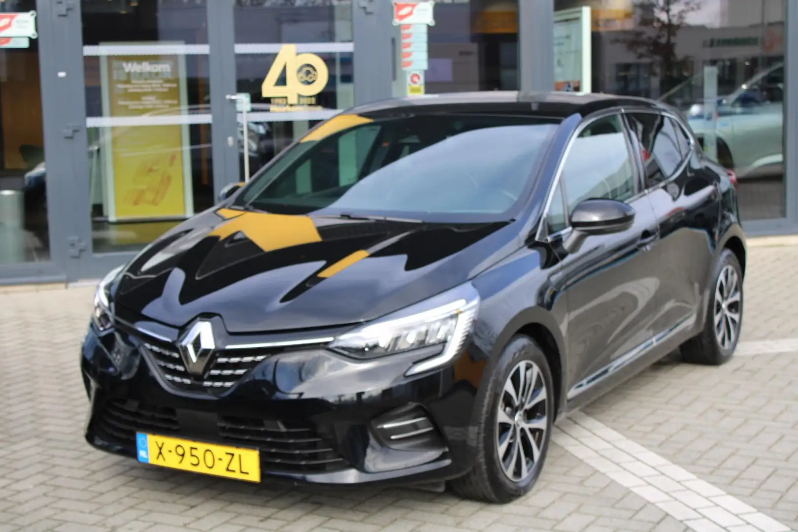 Renault Clio TCe 90 Techno | Achteruitrijcamera | Navigatie | Zwart - 2