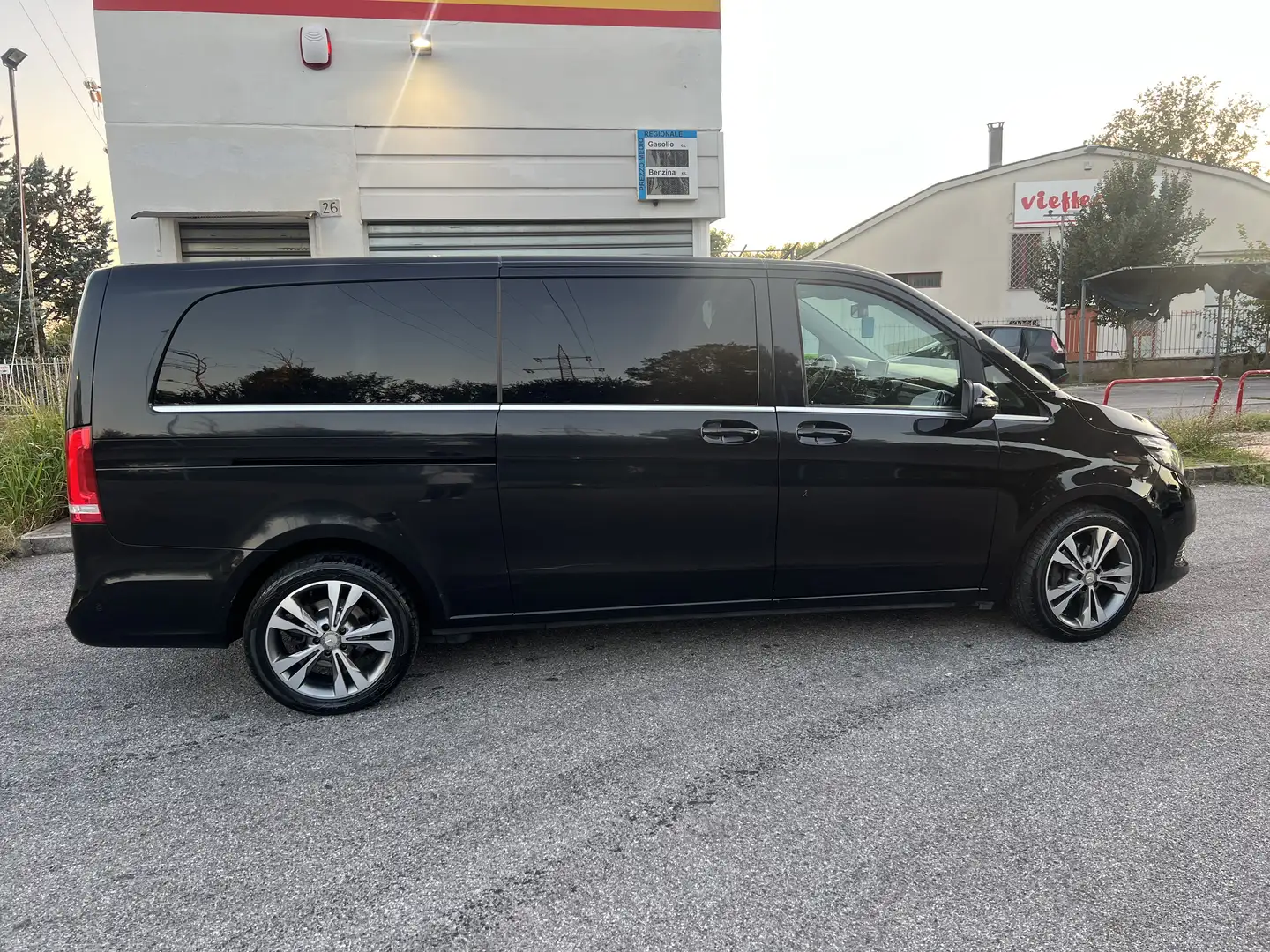 Mercedes-Benz V 220 Extralong Nero - 2
