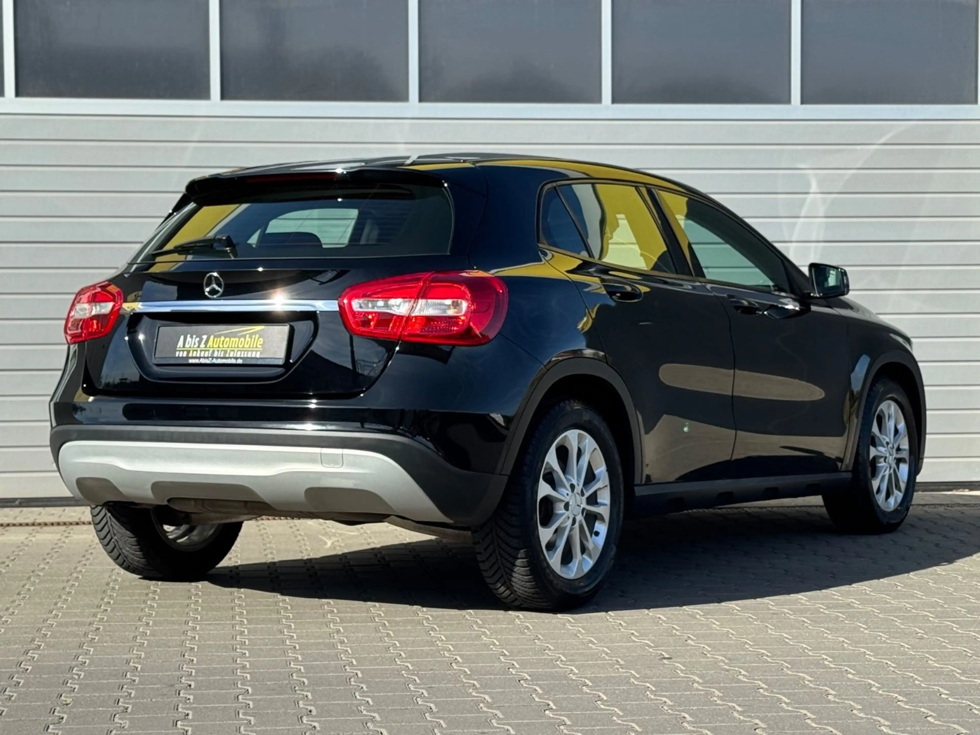 Mercedes-Benz GLA 180 Style 2.Hand/SHZ/MFL/KAMERA/Garantie — photo 3