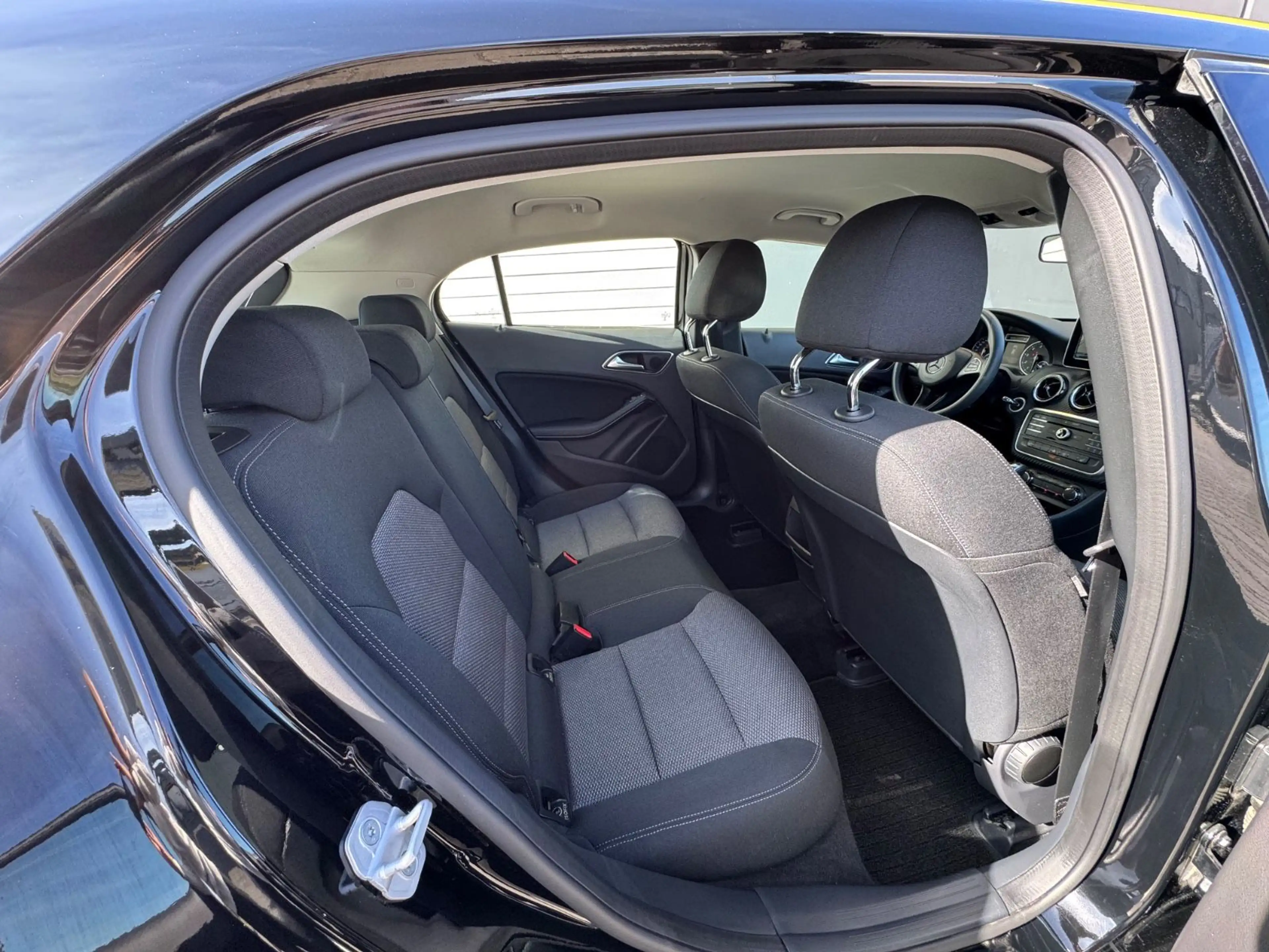Mercedes-Benz GLA 180 Style 2.Hand/SHZ/MFL/KAMERA/Garantie — photo 13