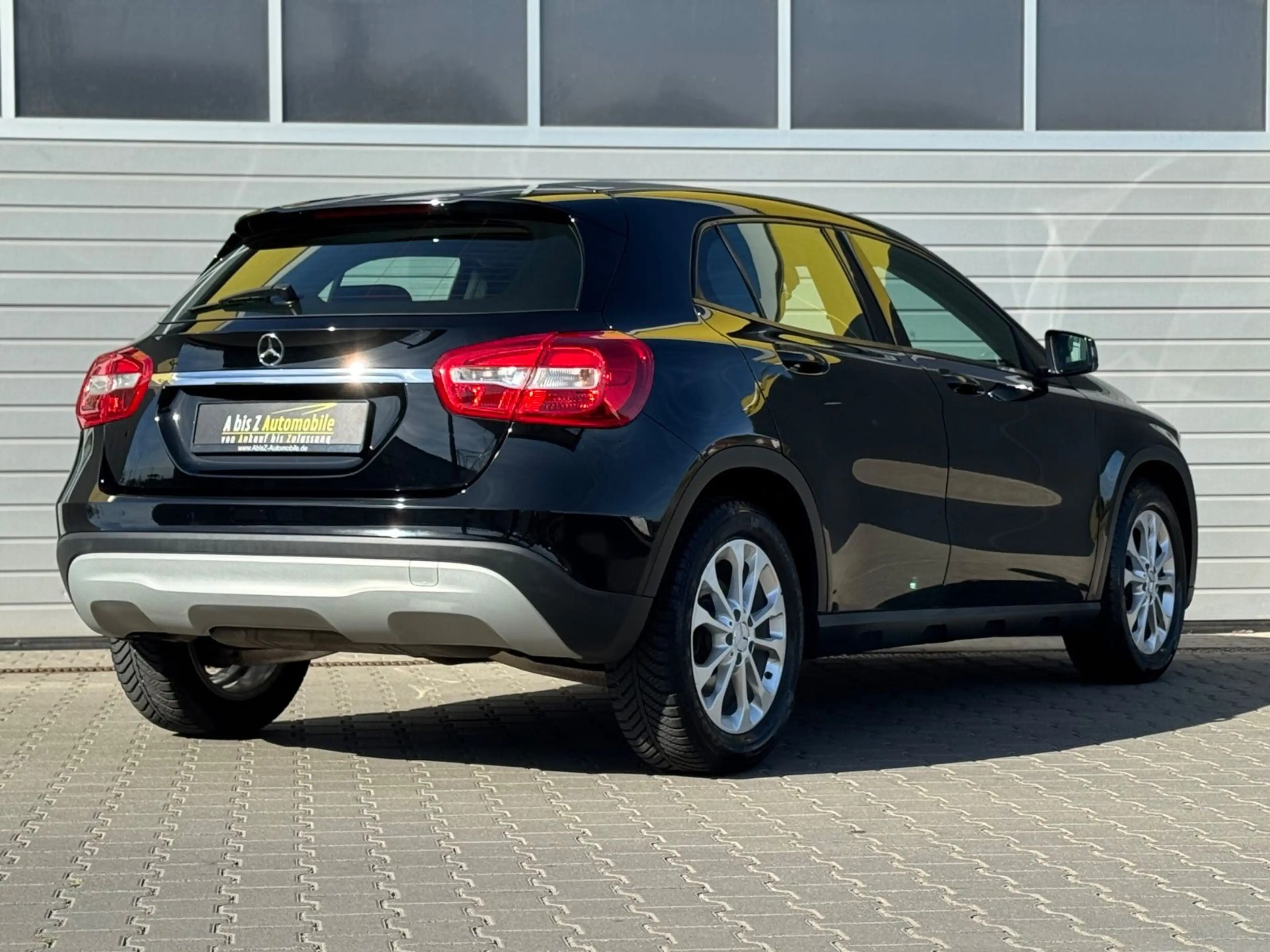 Mercedes-Benz GLA 180 Style 2.Hand/SHZ/MFL/KAMERA/Garantie — photo 4