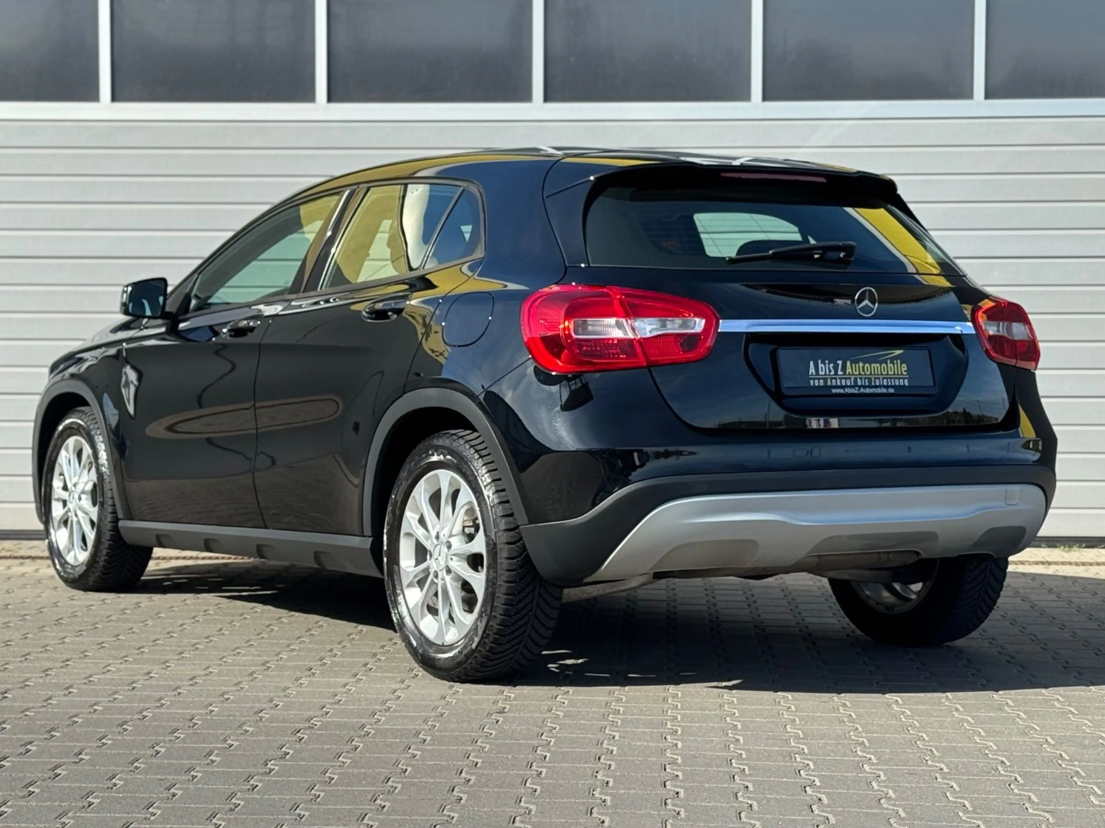 Mercedes-Benz GLA 180 Style 2.Hand/SHZ/MFL/KAMERA/Garantie — photo 6