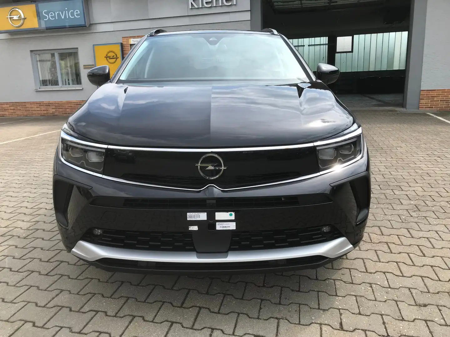 Opel Grandland 1.5 D Automatik Ultimate Keyless Radar NAVI Schwarz - 2