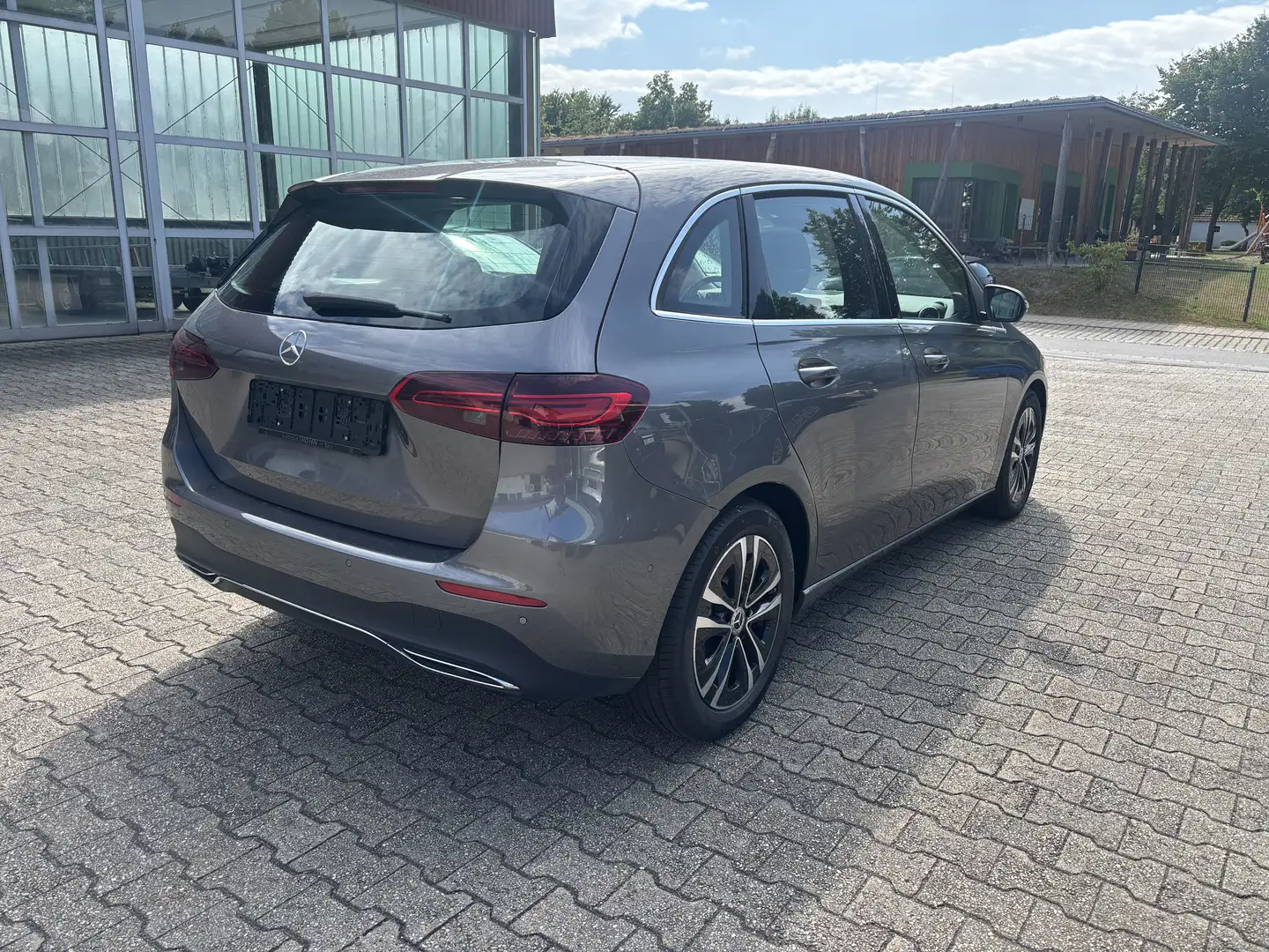Mercedes-Benz B 180 7G-DCT Progressive Anhängervorrichtung Winter-P Grau - 2