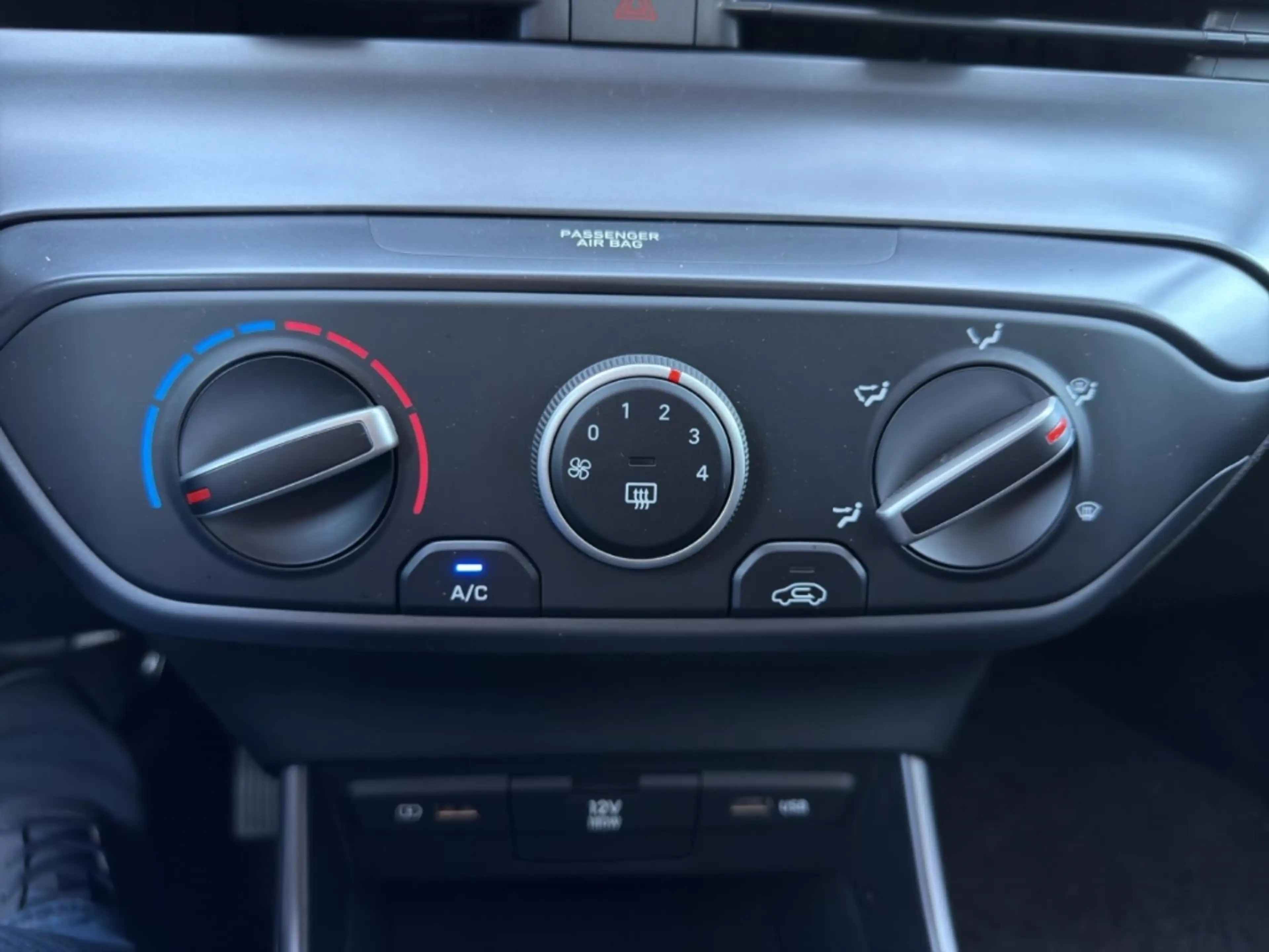 Hyundai BAYON Select 1.2 °AHK°PDC°SHZ°Tempomat°Klima° — photo 14