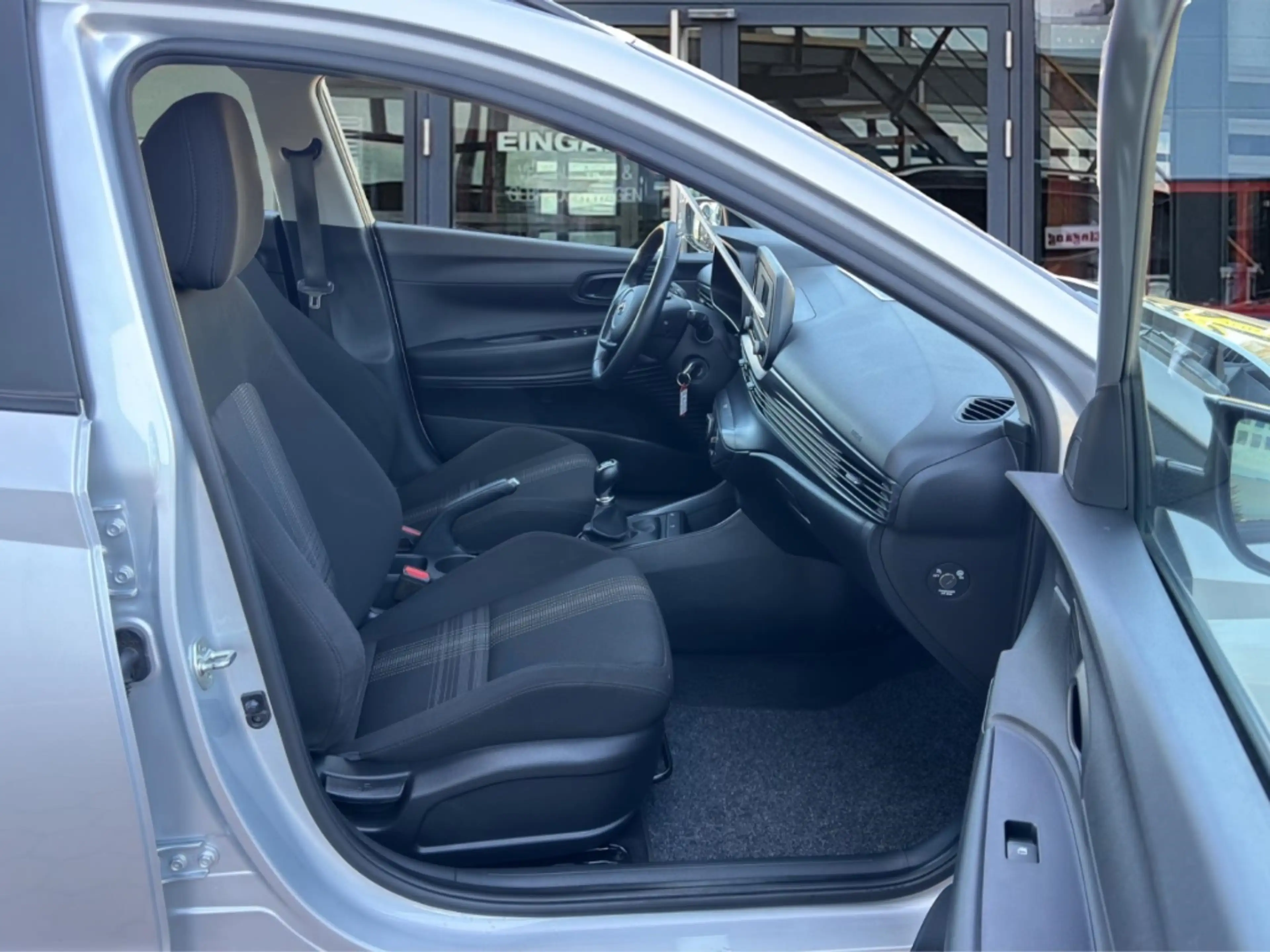 Hyundai BAYON Select 1.2 °AHK°PDC°SHZ°Tempomat°Klima° — photo 22