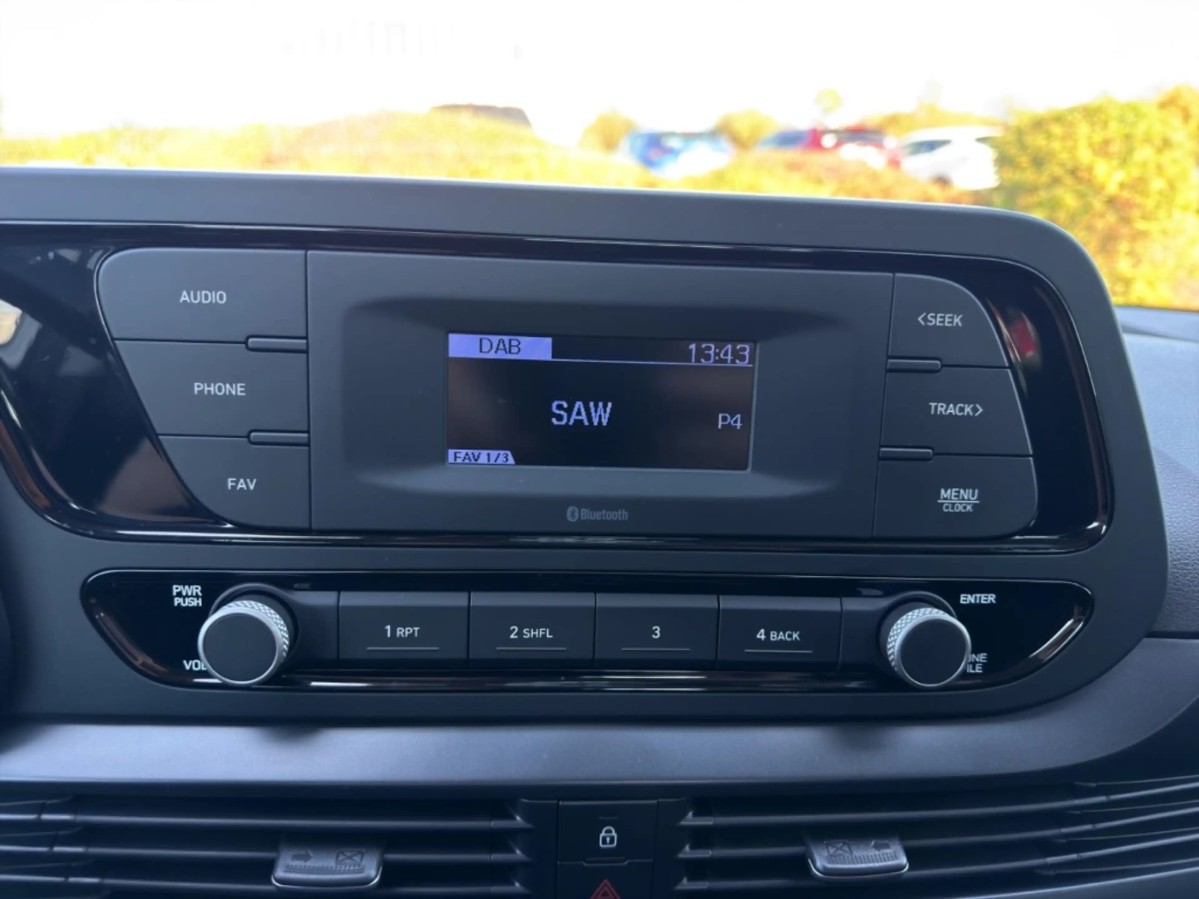Hyundai BAYON Select 1.2 °AHK°PDC°SHZ°Tempomat°Klima° — photo 13