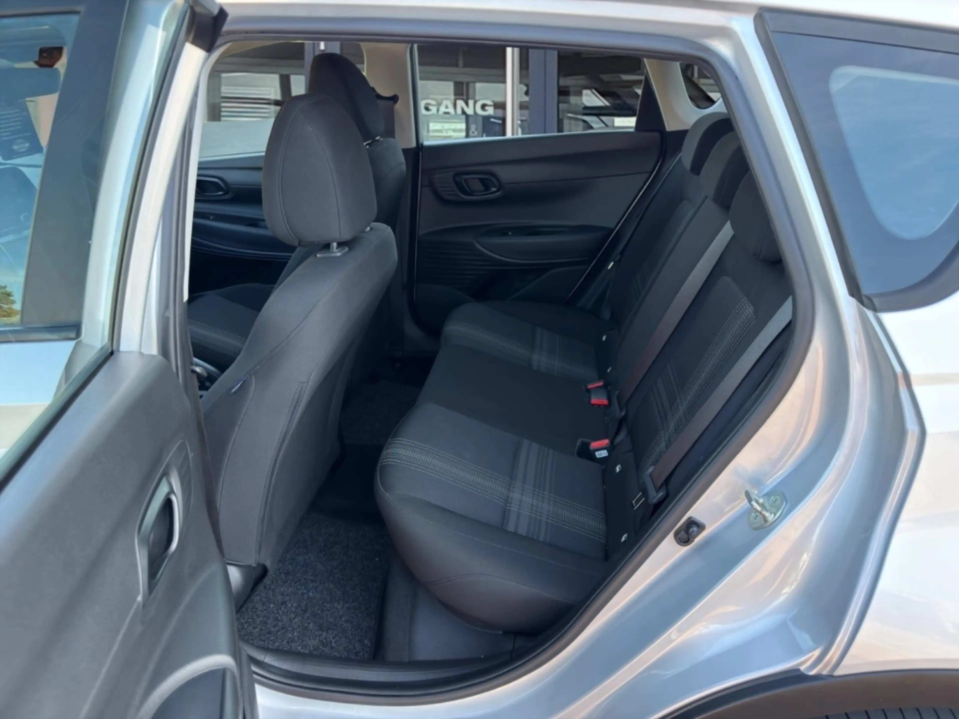 Hyundai BAYON Select 1.2 °AHK°PDC°SHZ°Tempomat°Klima° — photo 8