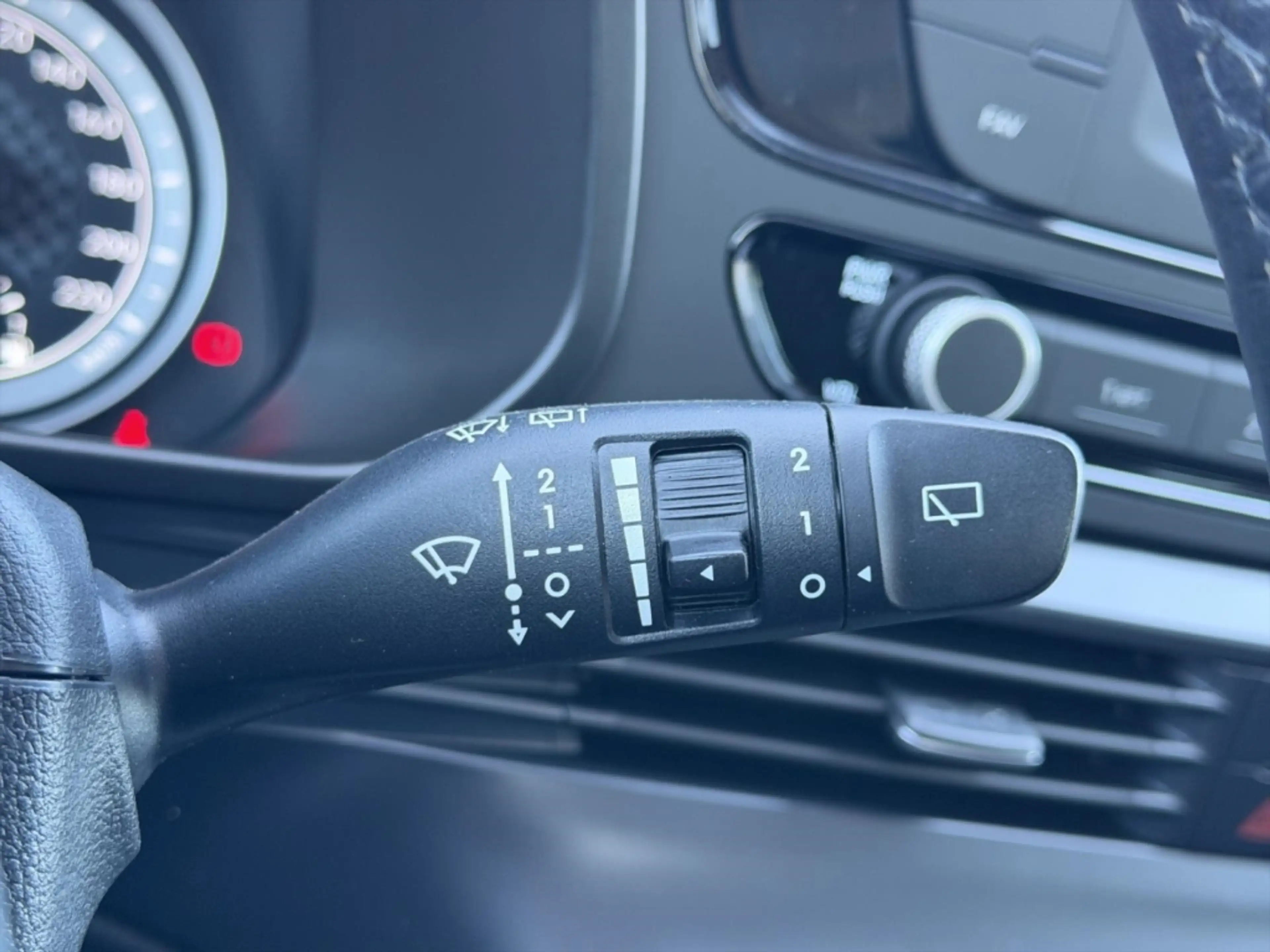 Hyundai BAYON Select 1.2 °AHK°PDC°SHZ°Tempomat°Klima° — photo 18