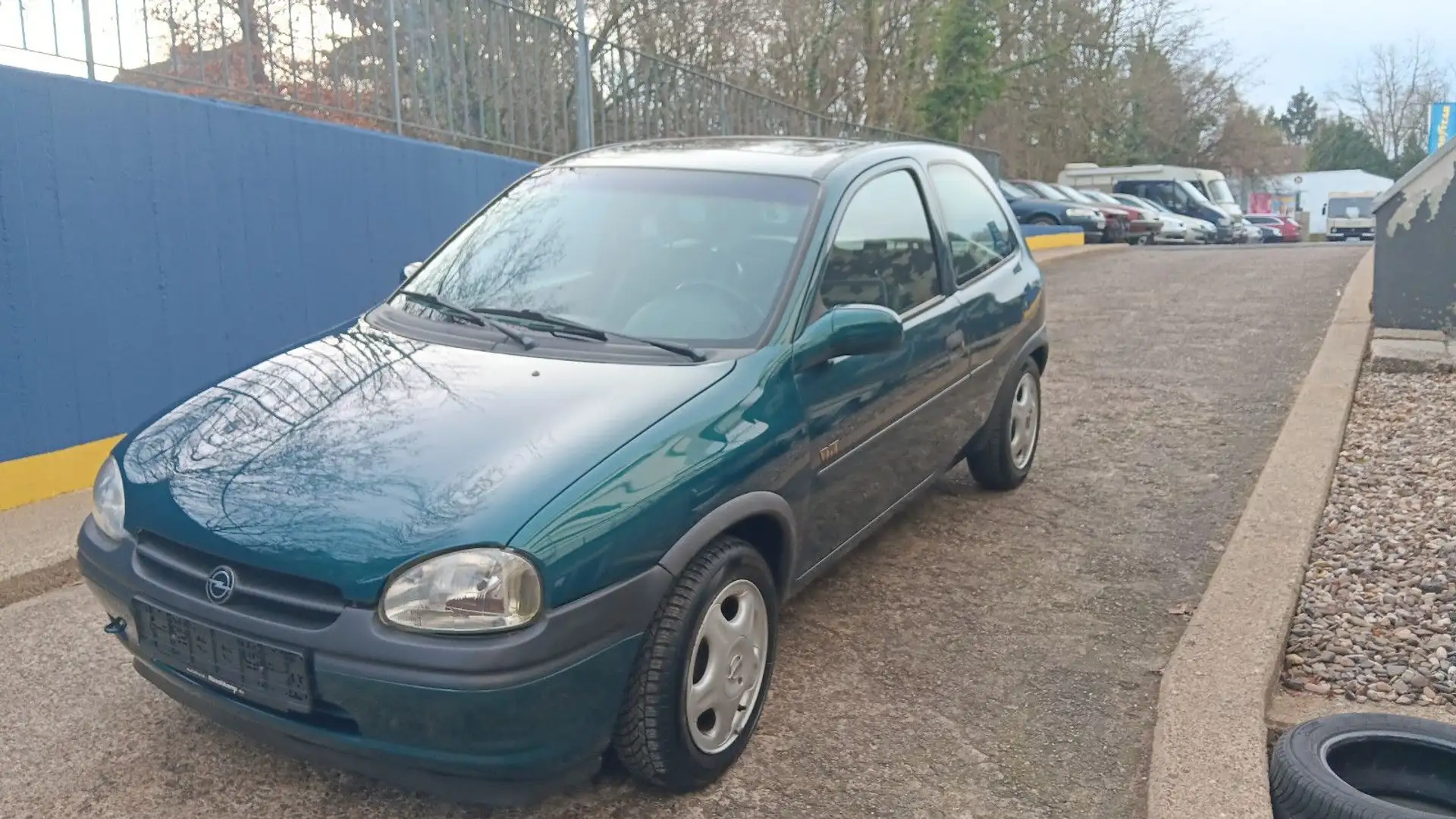 Opel Corsa 1.4 Vogue Grün - 1