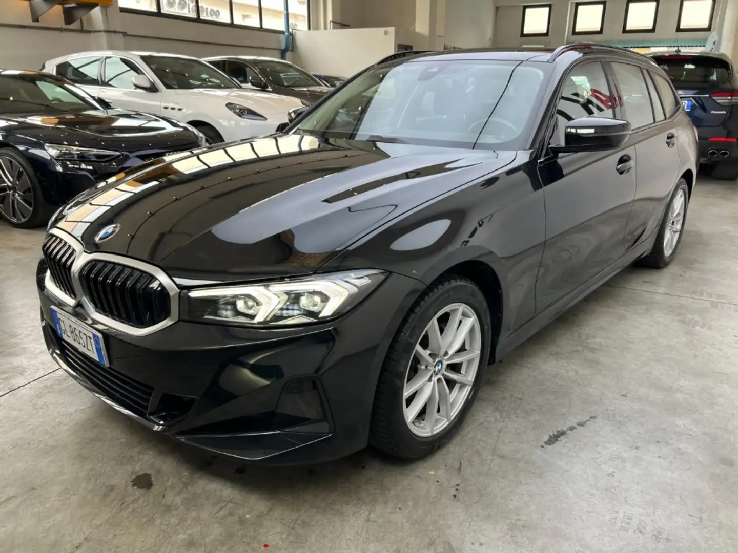 BMW 318 d 48V Touring Nero - 2
