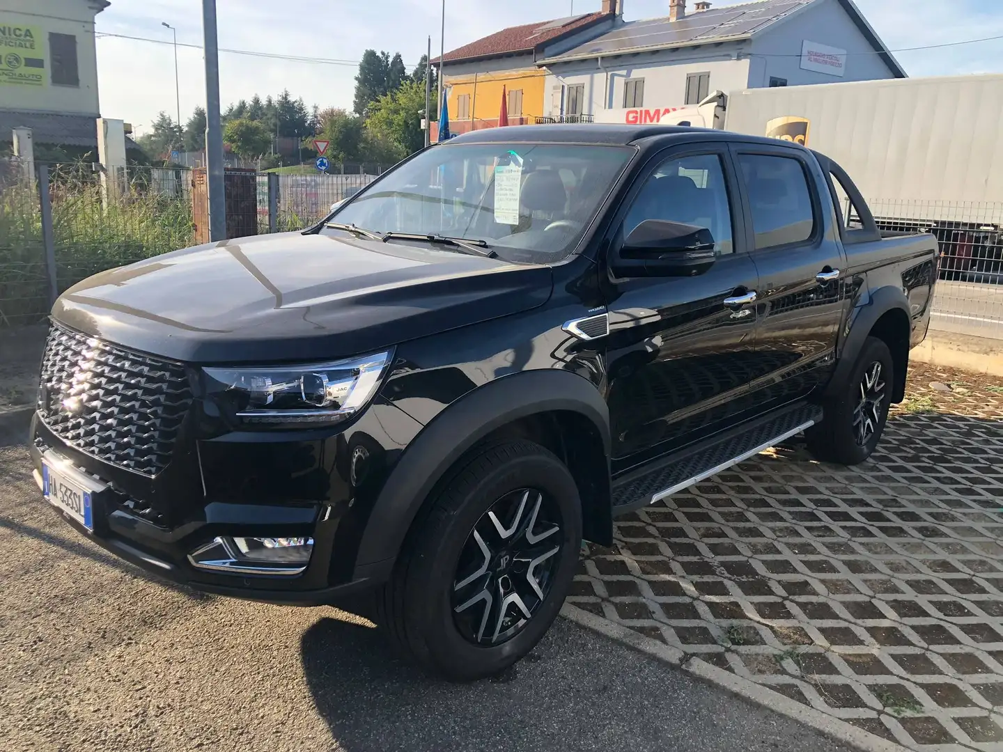 DR Automobiles PK8 PK8 2.0 turbo diesel 4x4 136cv Schwarz - 1