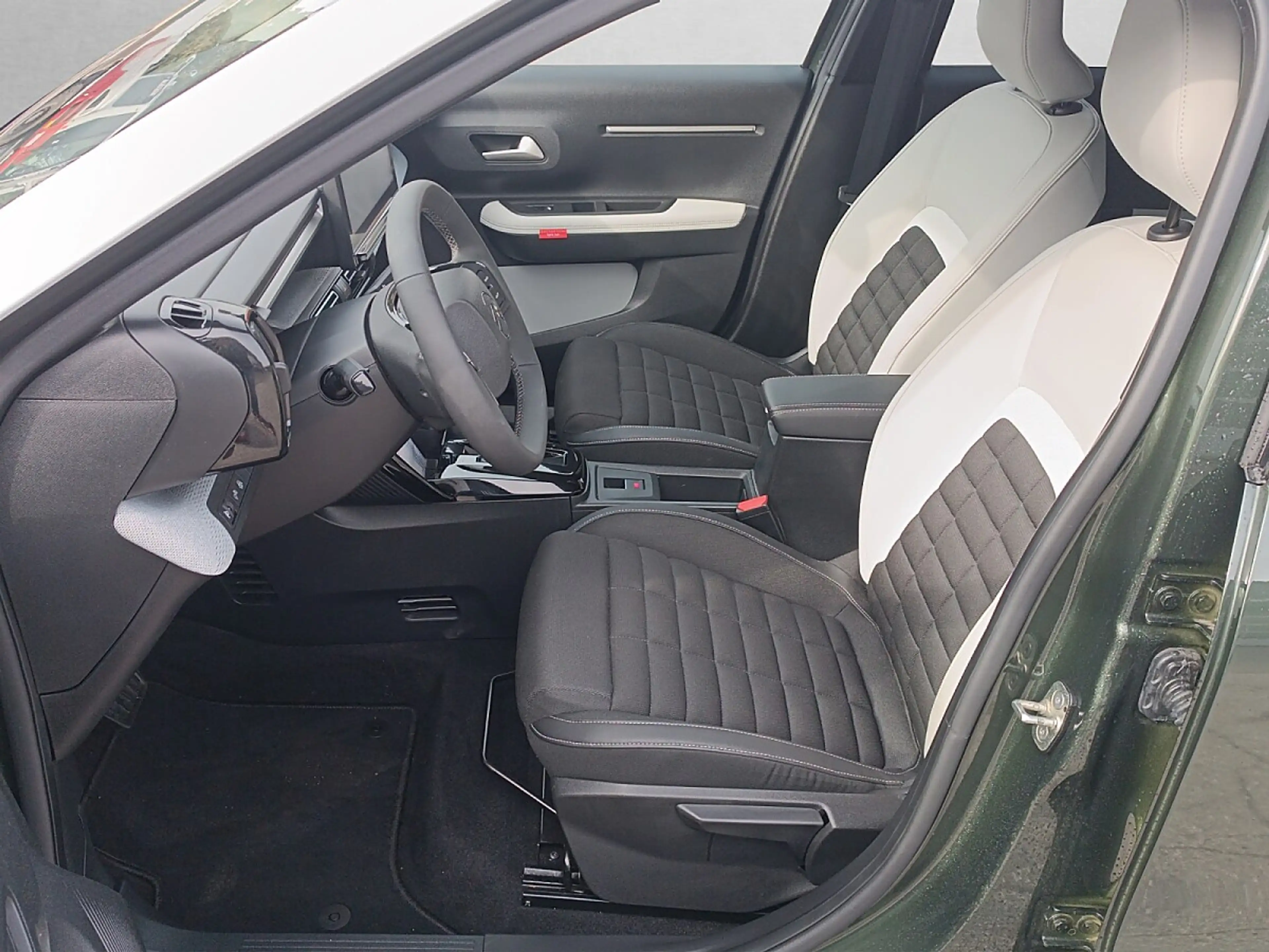 Citroen C3 Aircross Hybrid mHEV 145 Max ë-DSC6 — photo 9
