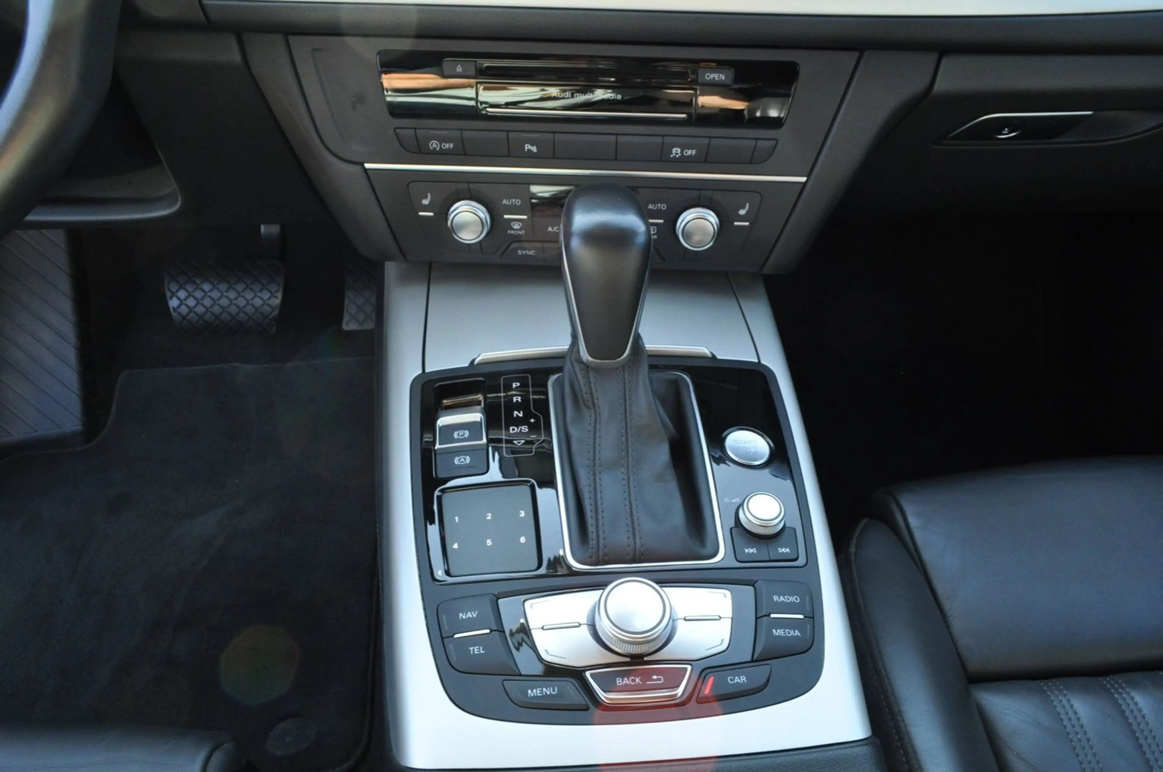 Audi A6 Avant 3.0 TDI quattro /R-KAMERA/ACC/S-HEFT — photo 16