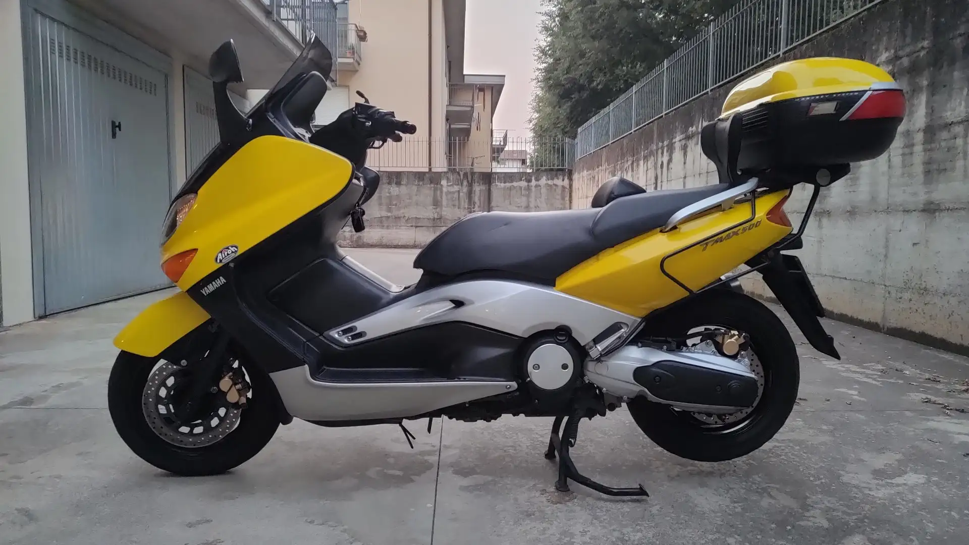 Yamaha TMAX 500 2002 Carburatori Żółty - 1