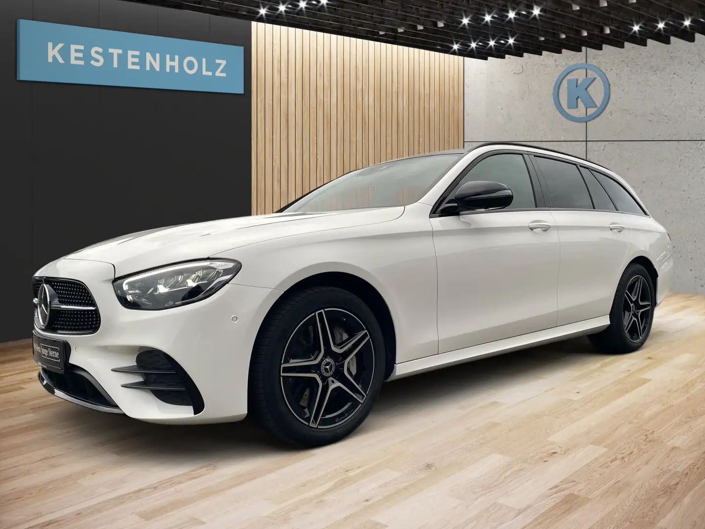 Mercedes-Benz E 300 E 300 e T-Modell*AMG*NIGHT*AHK*PANO*360°*STHZ* Weiß - 1