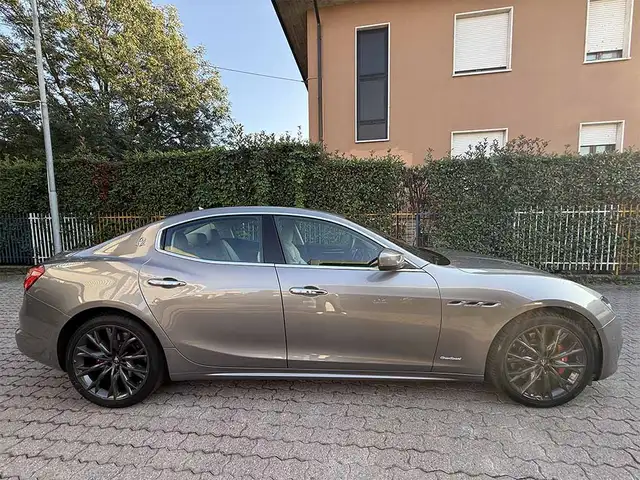 Maserati Ghibli view 4