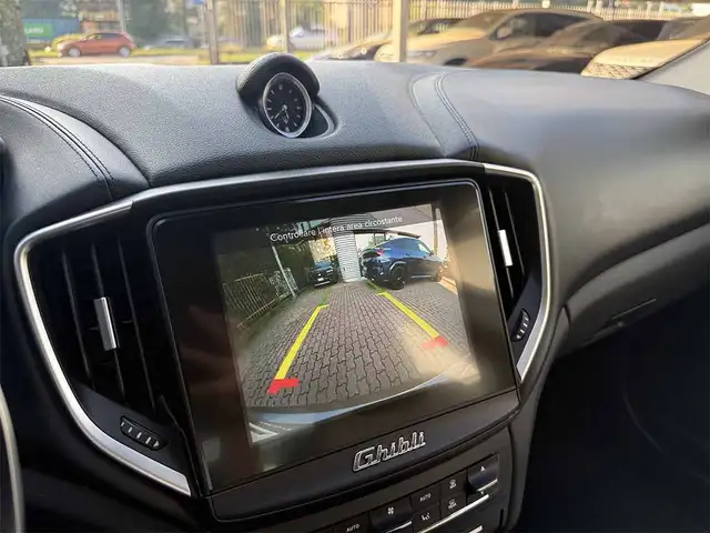 Maserati Ghibli view 22