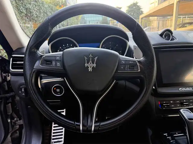 Maserati Ghibli view 11