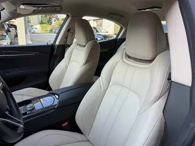 Maserati Ghibli view 25
