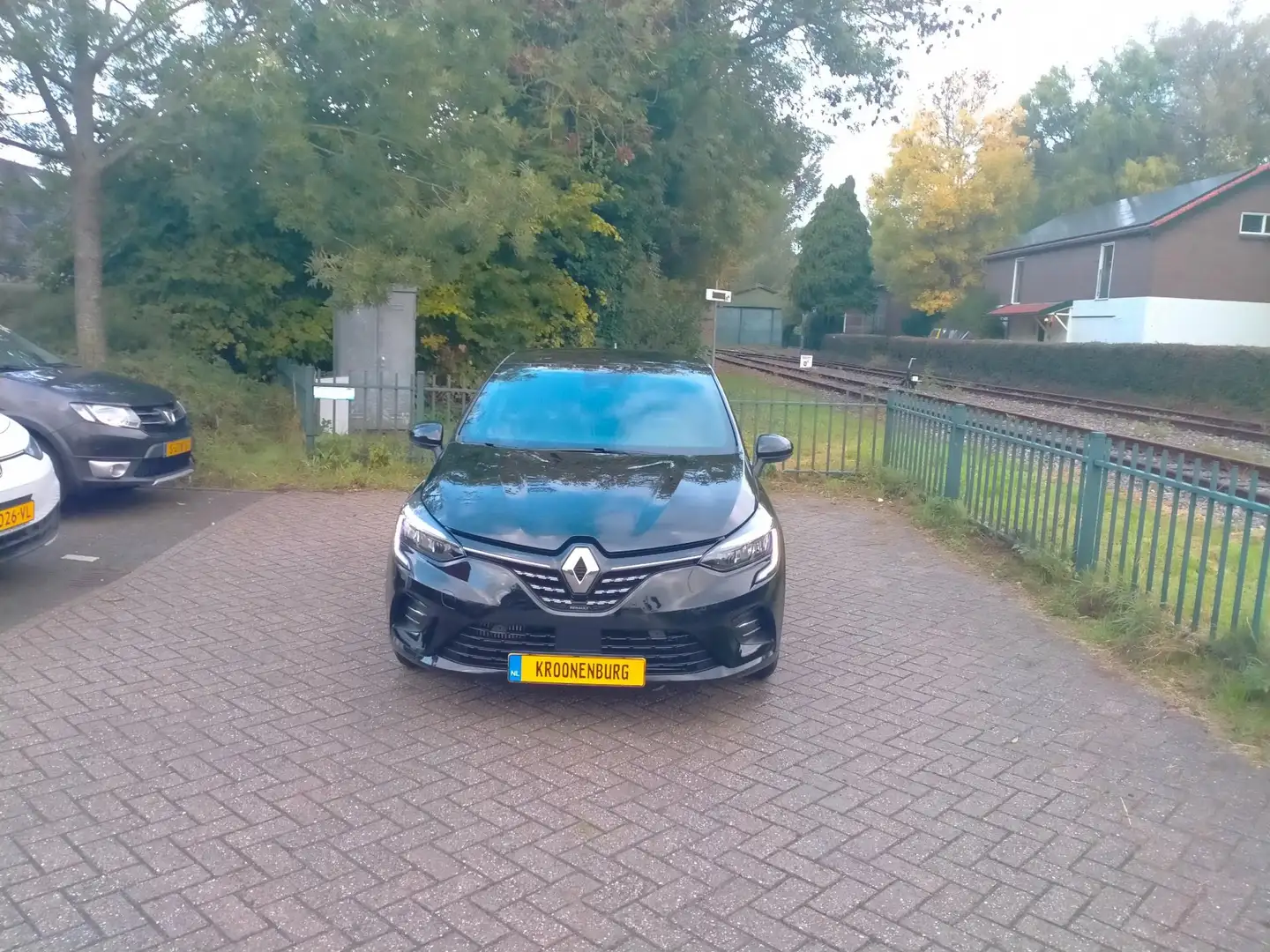 Renault Clio 1.0 TCe 90 GPF techno intens automaat lage km ALLI Zwart - 2