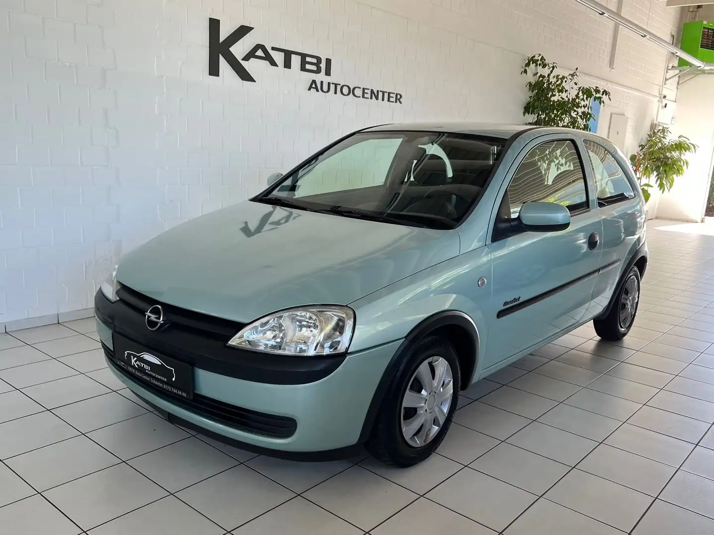 Opel Corsa 1.0 12V Comfort Klimaanlage HU 03.2026 Grün - 1
