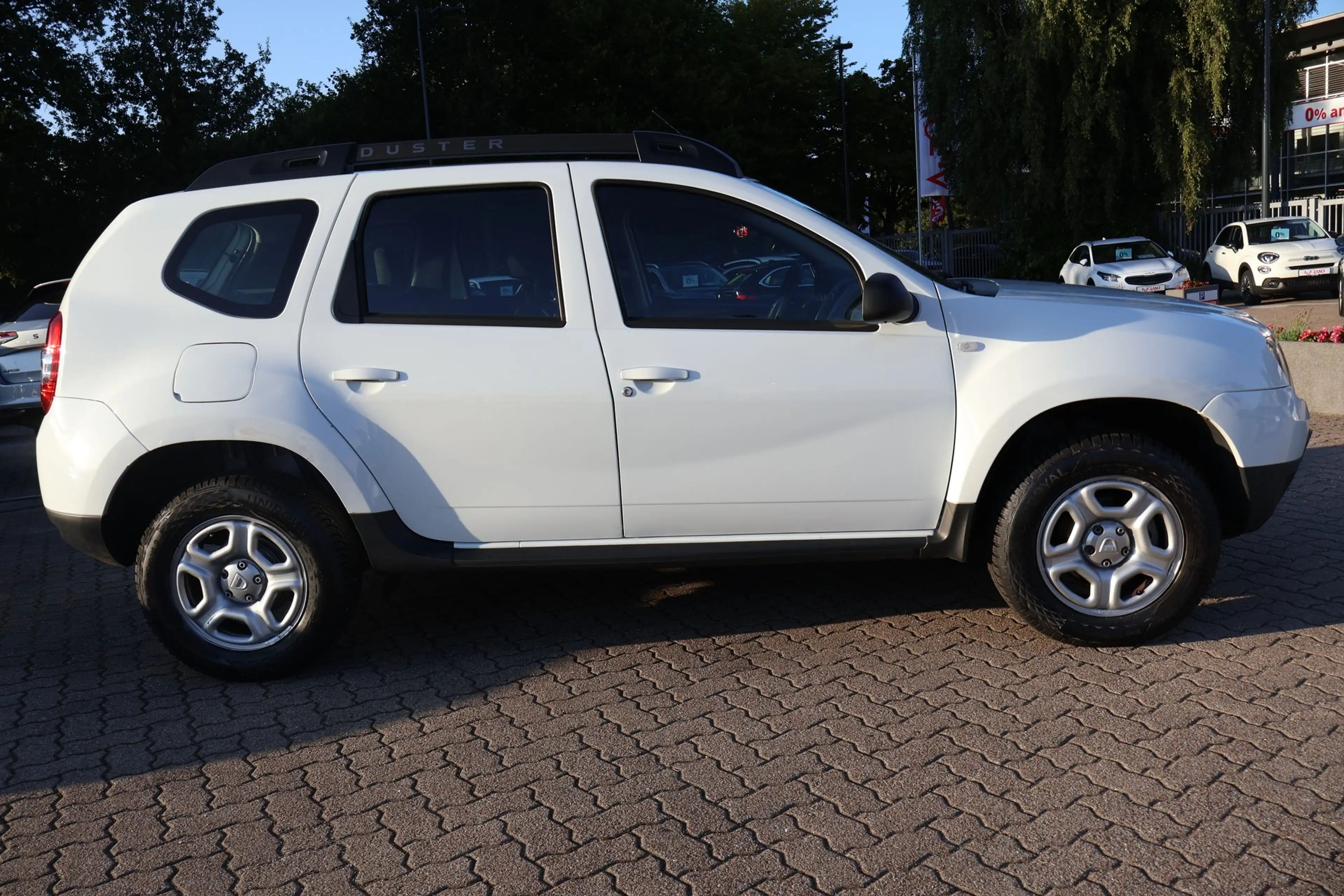 Dacia Duster 1.2  4x2 Navi Totwinkel DAB Kamera PDC — photo 7