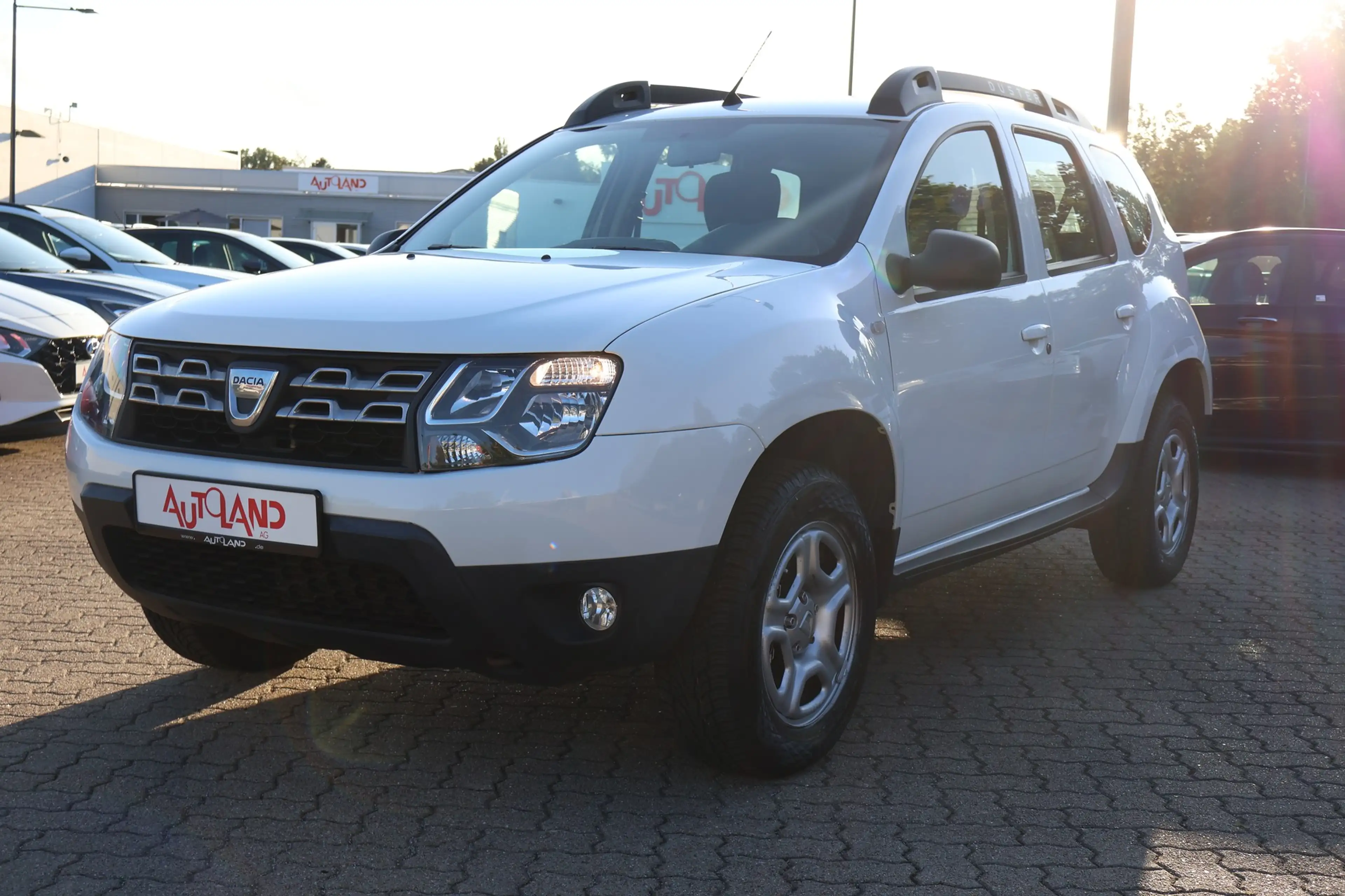 Dacia Duster 1.2  4x2 Navi Totwinkel DAB Kamera PDC — photo 2