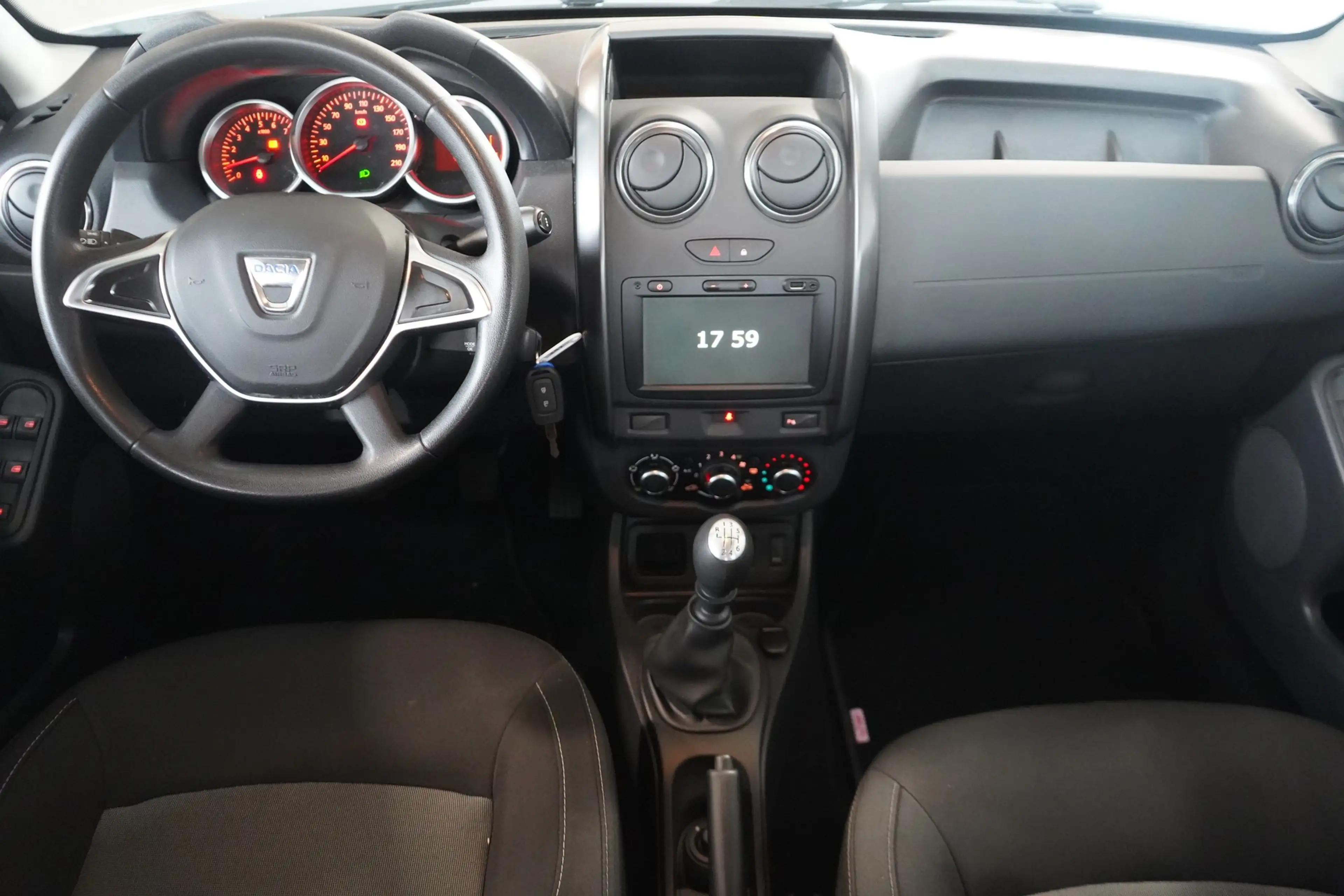 Dacia Duster 1.2  4x2 Navi Totwinkel DAB Kamera PDC — photo 11