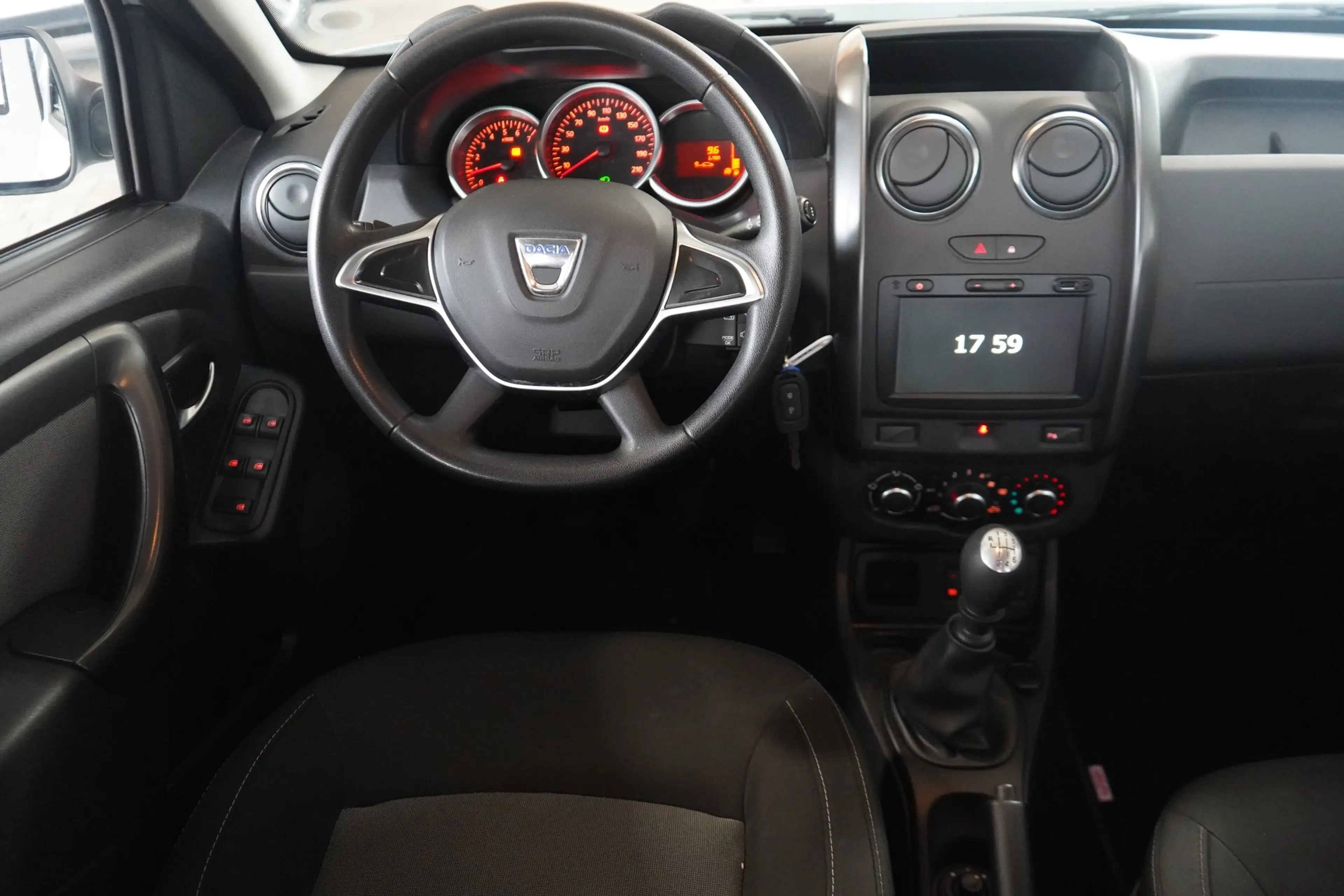 Dacia Duster 1.2  4x2 Navi Totwinkel DAB Kamera PDC — photo 12