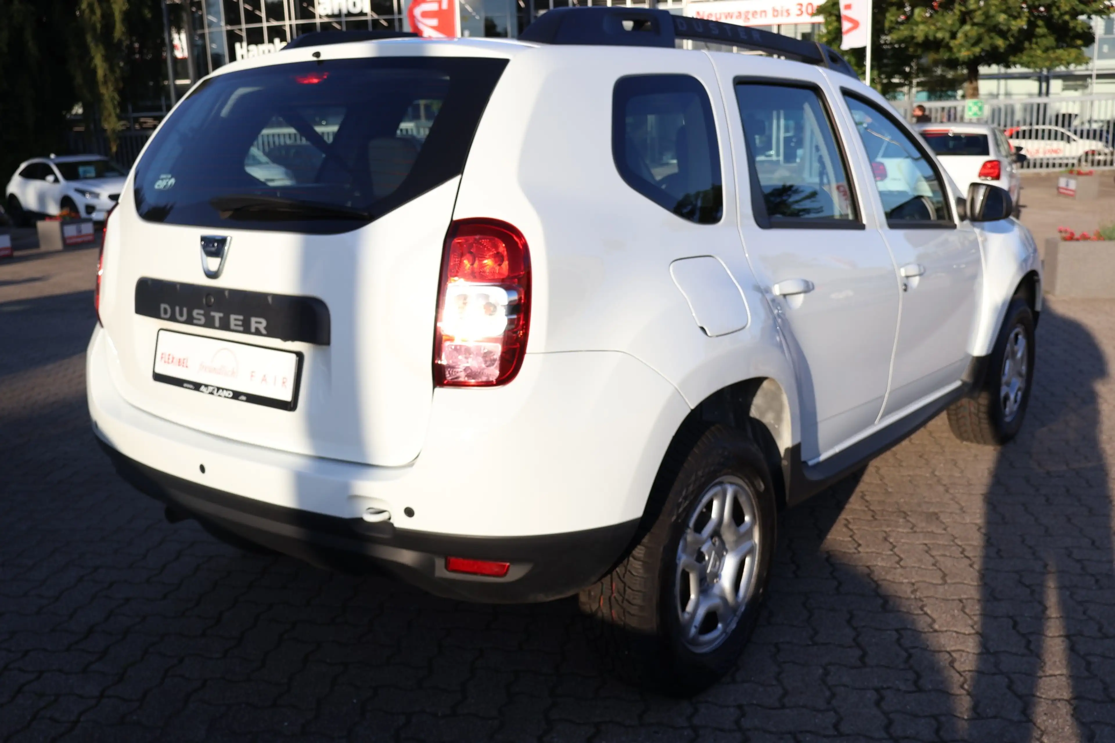 Dacia Duster 1.2  4x2 Navi Totwinkel DAB Kamera PDC — photo 6