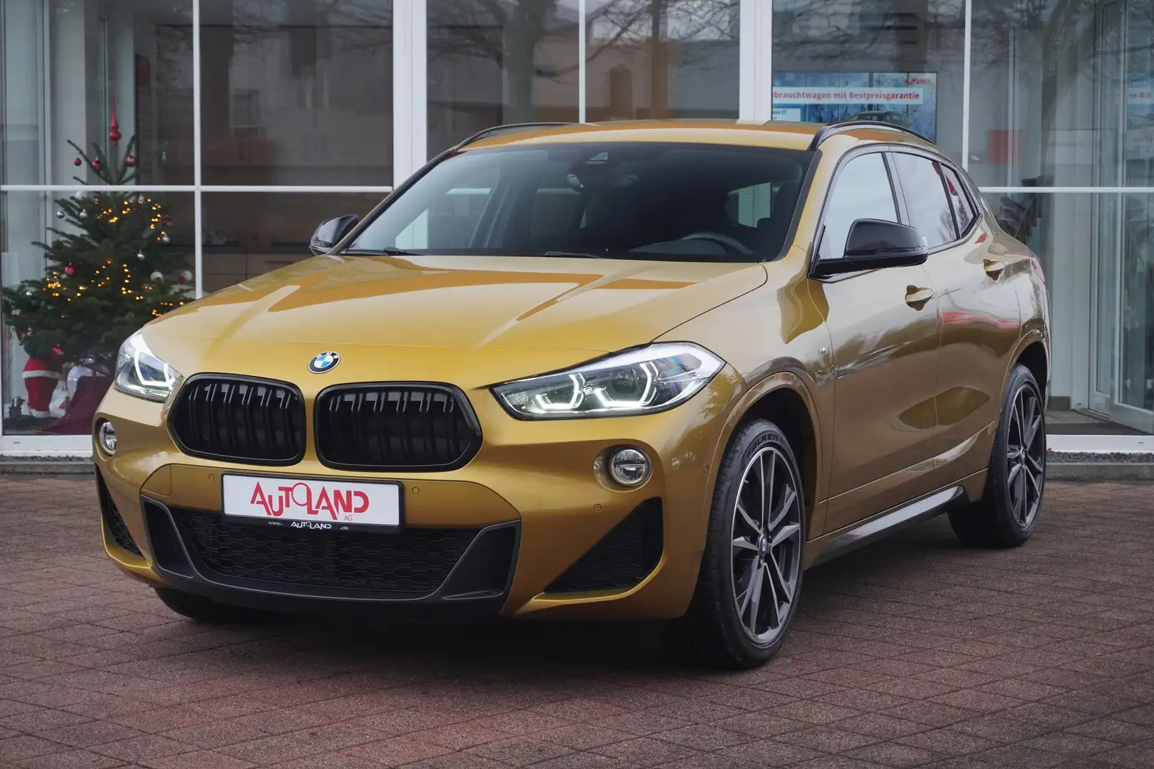 BMW X2 20i xDrive M Sport LED Navi Sitzheizung PDC Gold - 2