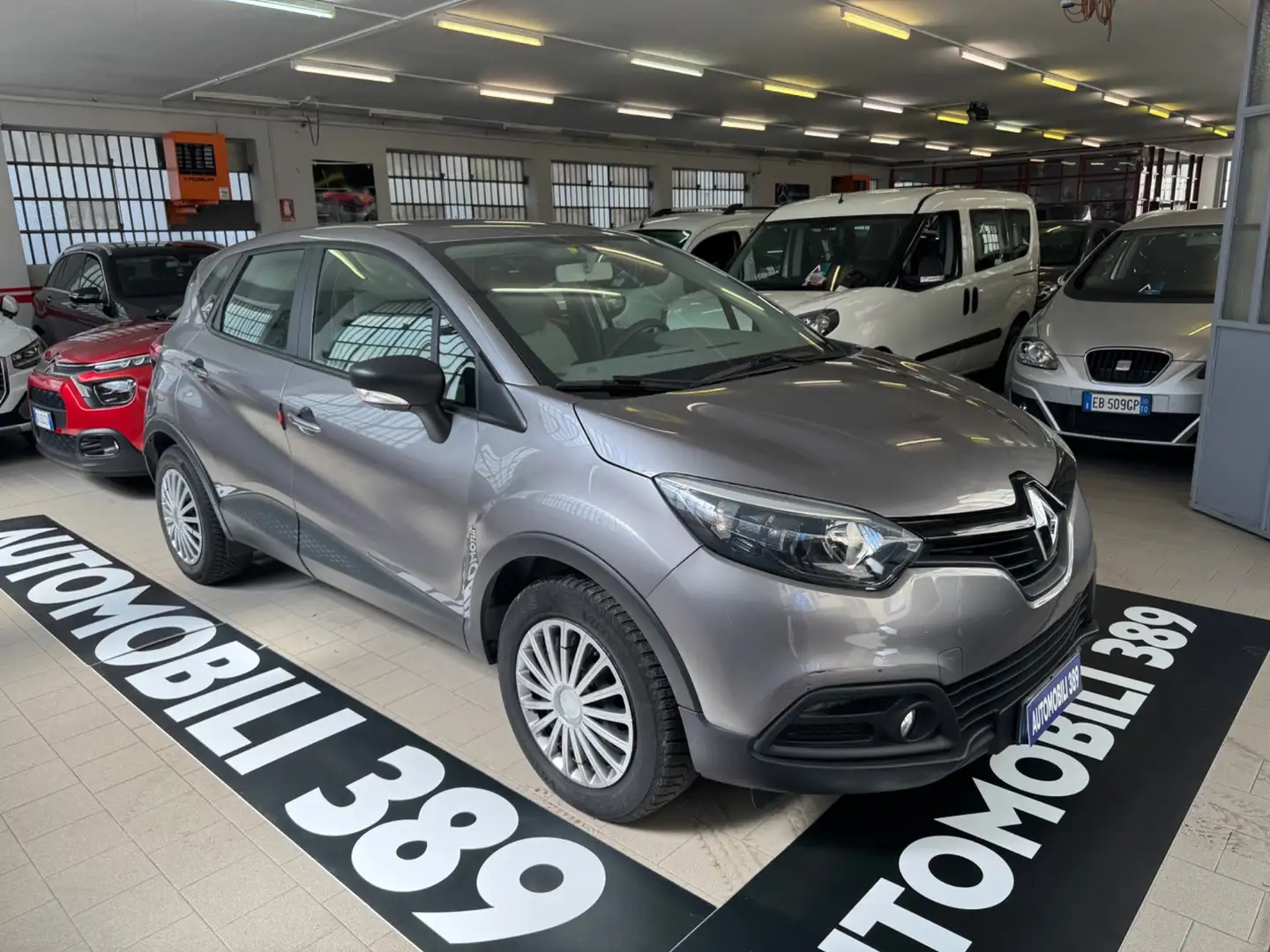 Renault Captur Captur 0.9 TCe 12V 90 CV Start&Stop Wave Grigio - 1