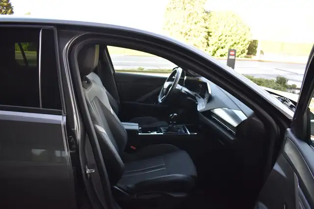 Opel Astra view 14
