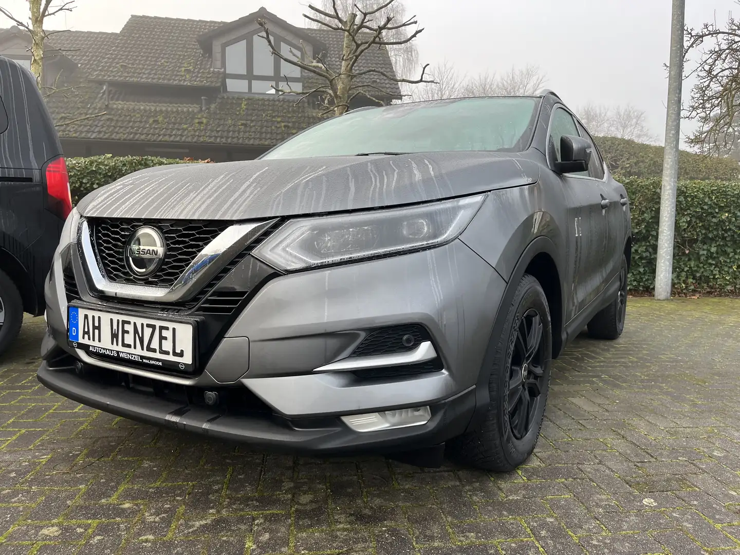 Nissan Qashqai 1.3 DIG-T DCT Akari, LED, LEDER, Navi Grau - 1