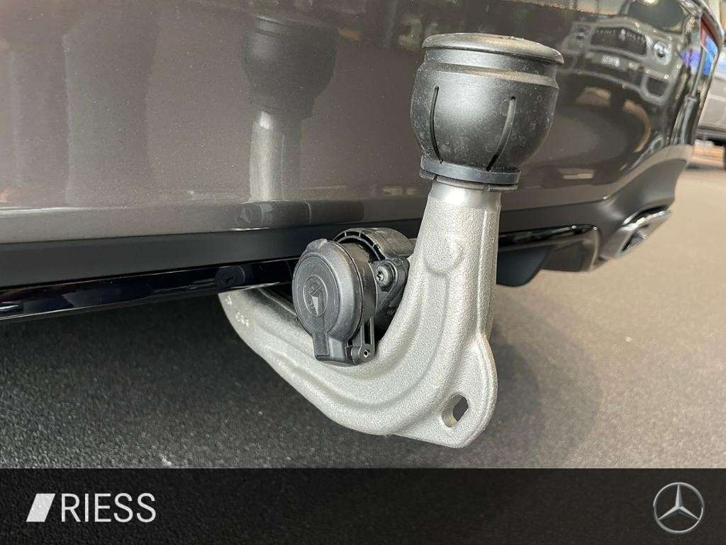 Mercedes-Benz A 220