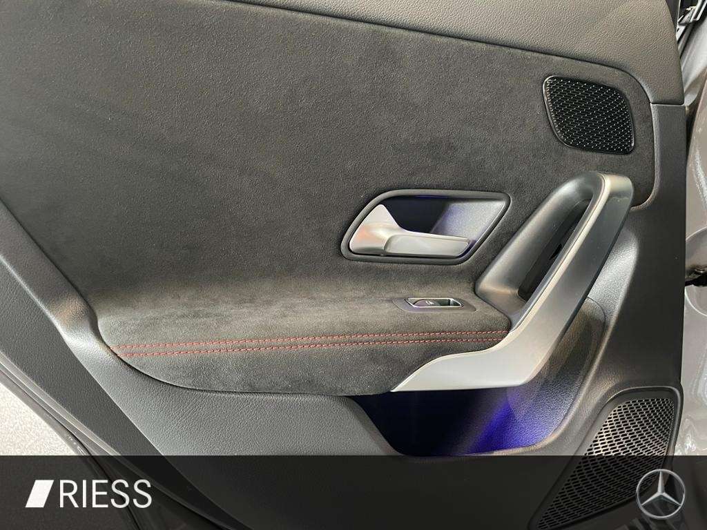 Mercedes-Benz A 220