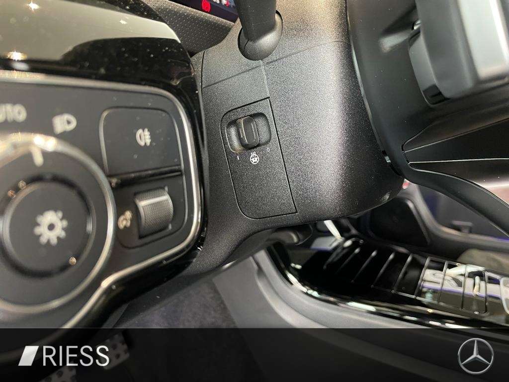 Mercedes-Benz A 220