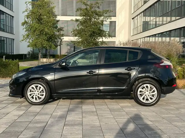 Renault Megane view 5
