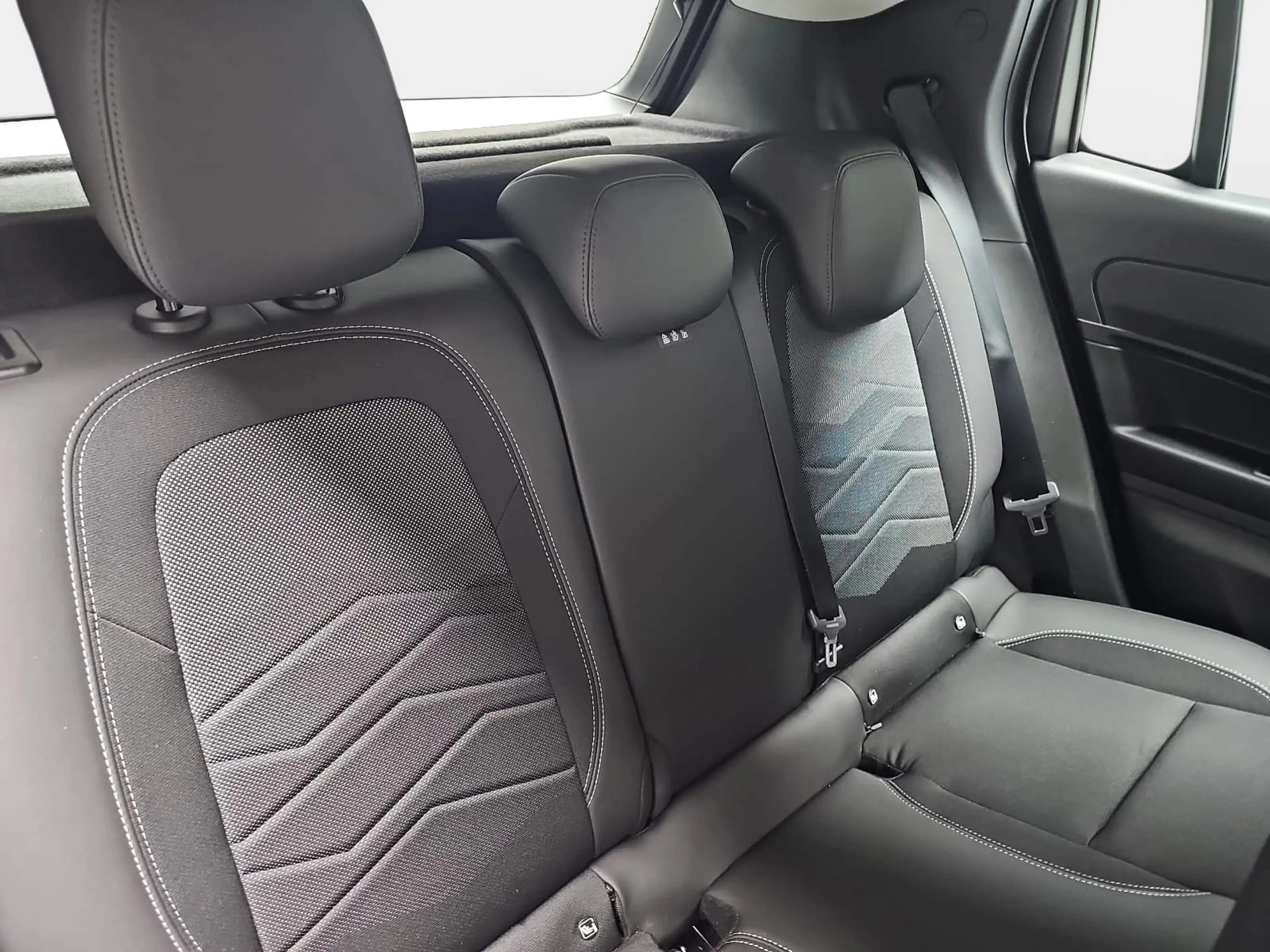 Jeep Avenger Avenger Altitude /LED/Alu17/ACC/AppNavi/Rückfahrkamera/ — photo 10