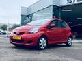 Toyota Aygo 1.0-12V Aspiration Red, Airco, 5 Deurs, NAP, Nieuw Rood - thumbnail 2