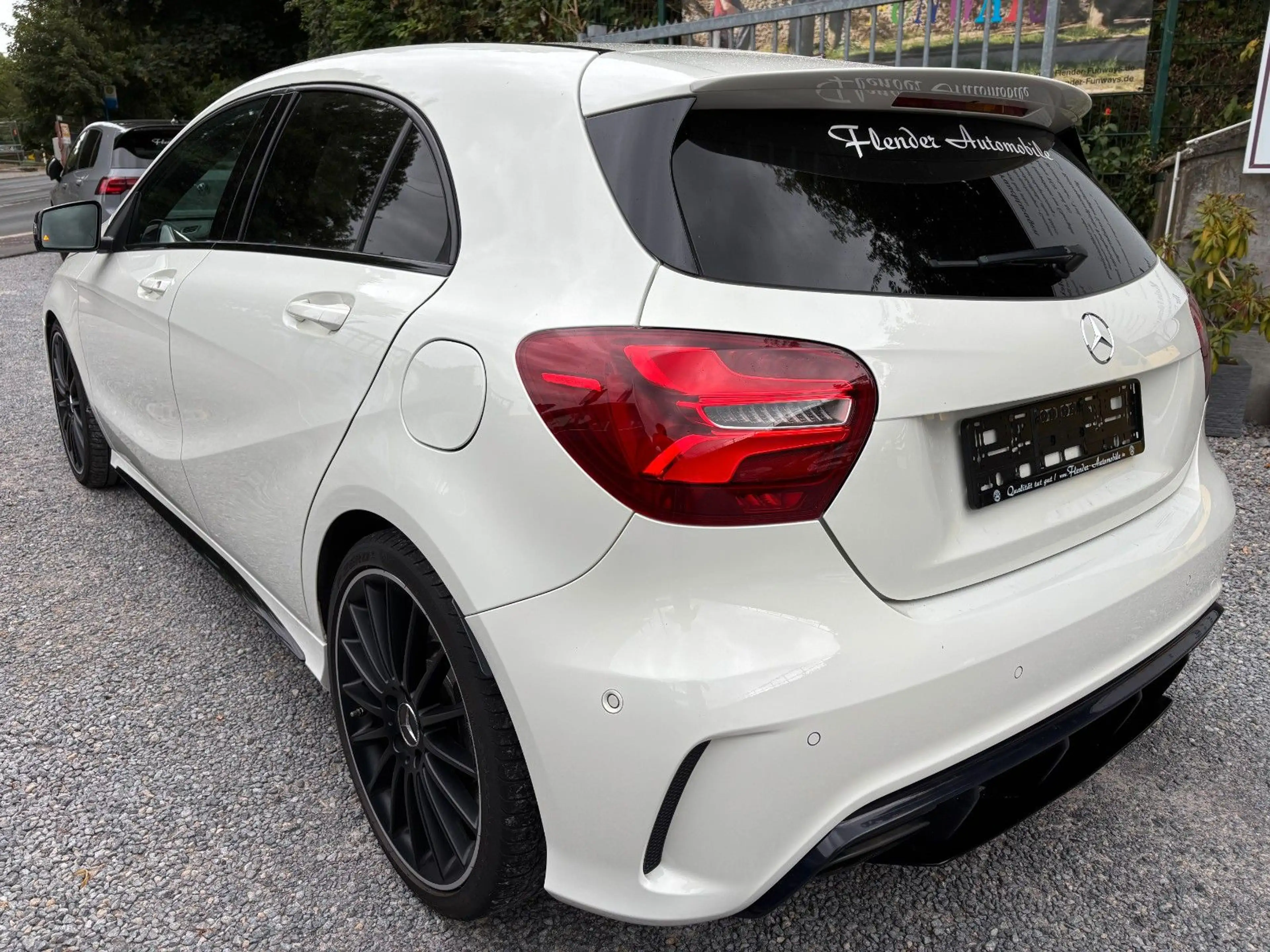 Mercedes-Benz A 45 AMG Scheckheft/Pano/Schale/270 Vm./Dyn+/H&K — photo 7