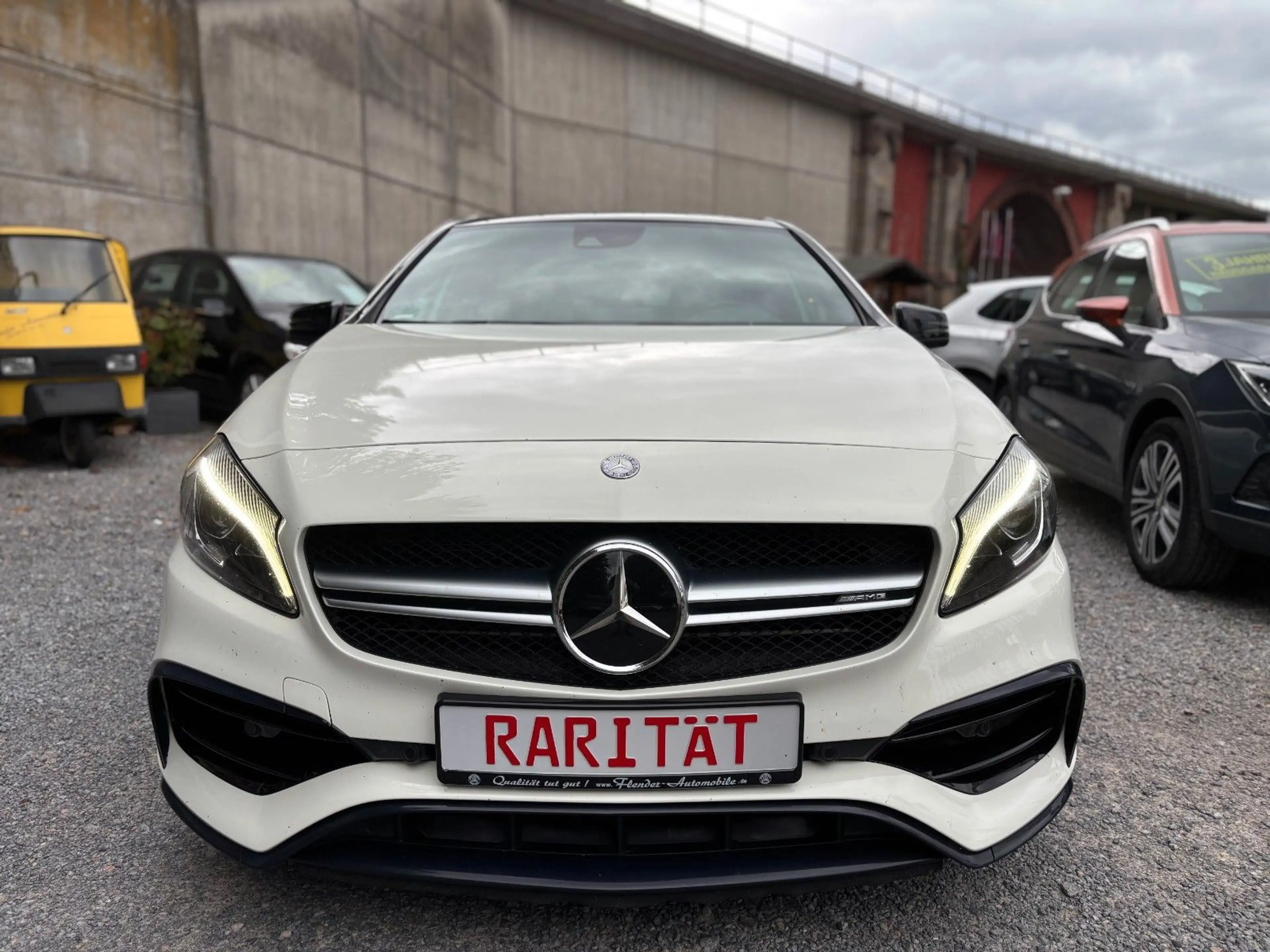 Mercedes-Benz A 45 AMG Scheckheft/Pano/Schale/270 Vm./Dyn+/H&K — photo 2