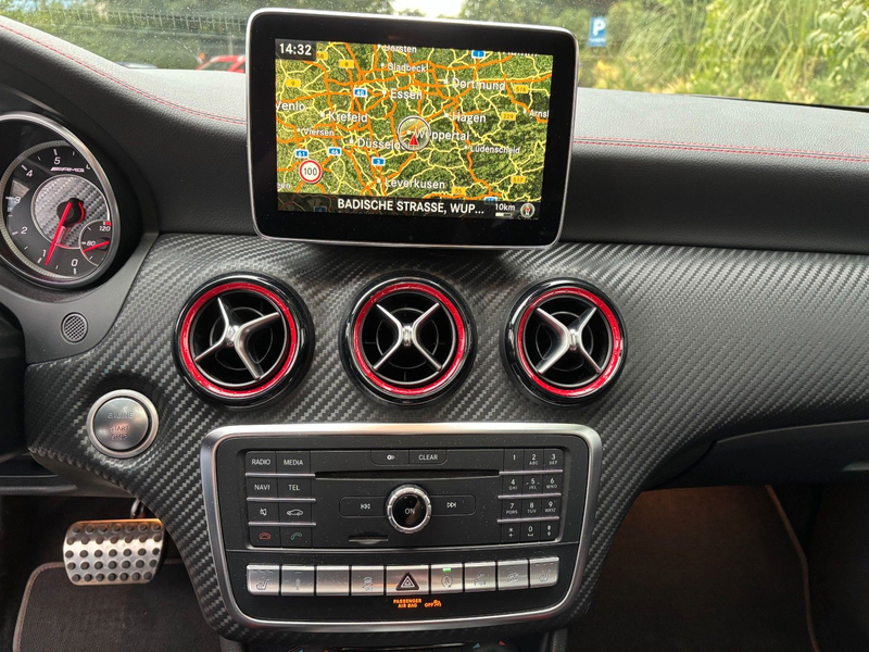Mercedes-Benz A 45 AMG Scheckheft/Pano/Schale/270 Vm./Dyn+/H&K — photo 13
