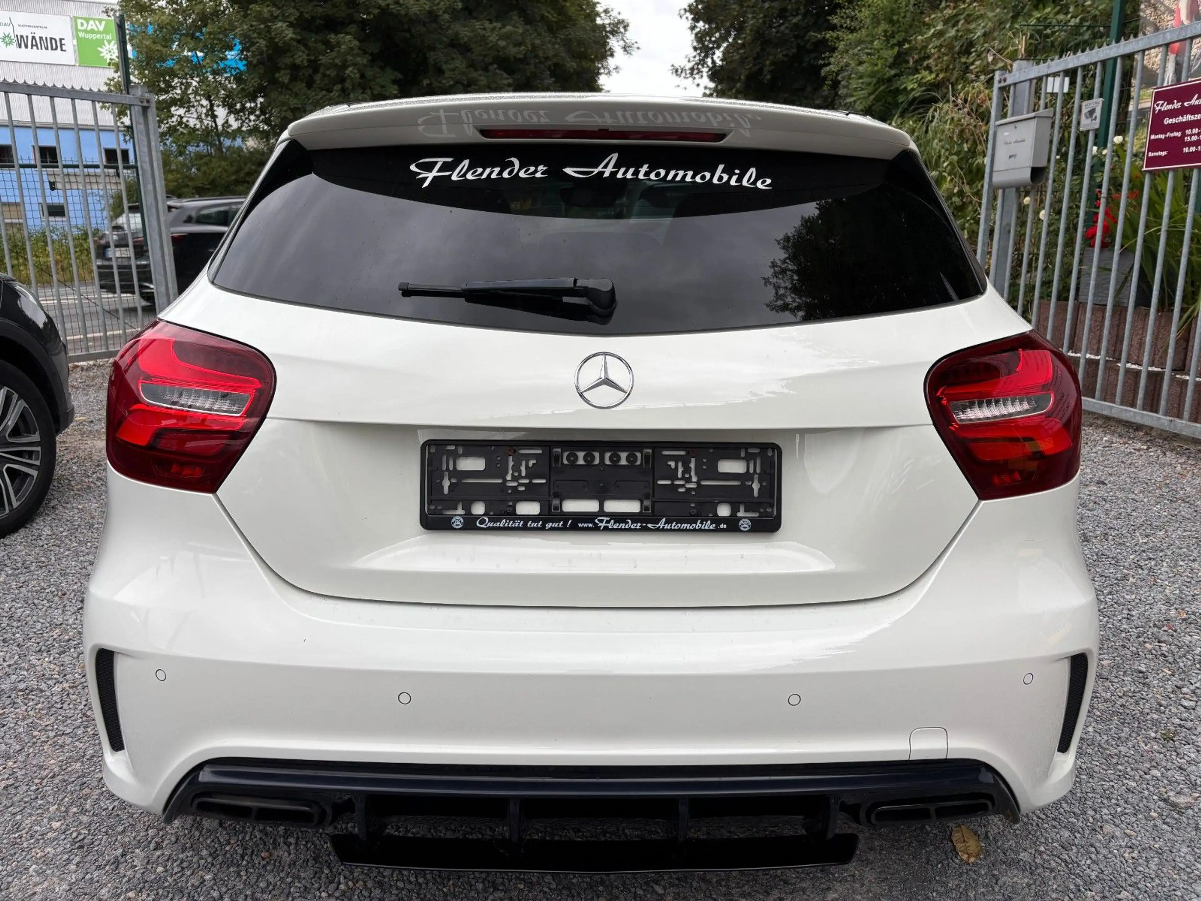 Mercedes-Benz A 45 AMG Scheckheft/Pano/Schale/270 Vm./Dyn+/H&K — photo 6