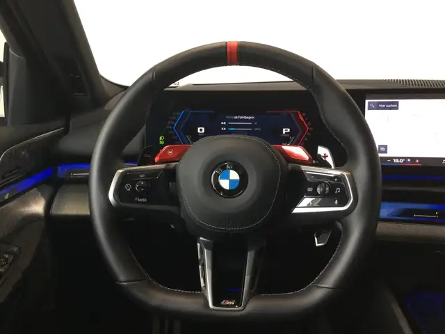 BMW M5 view 4