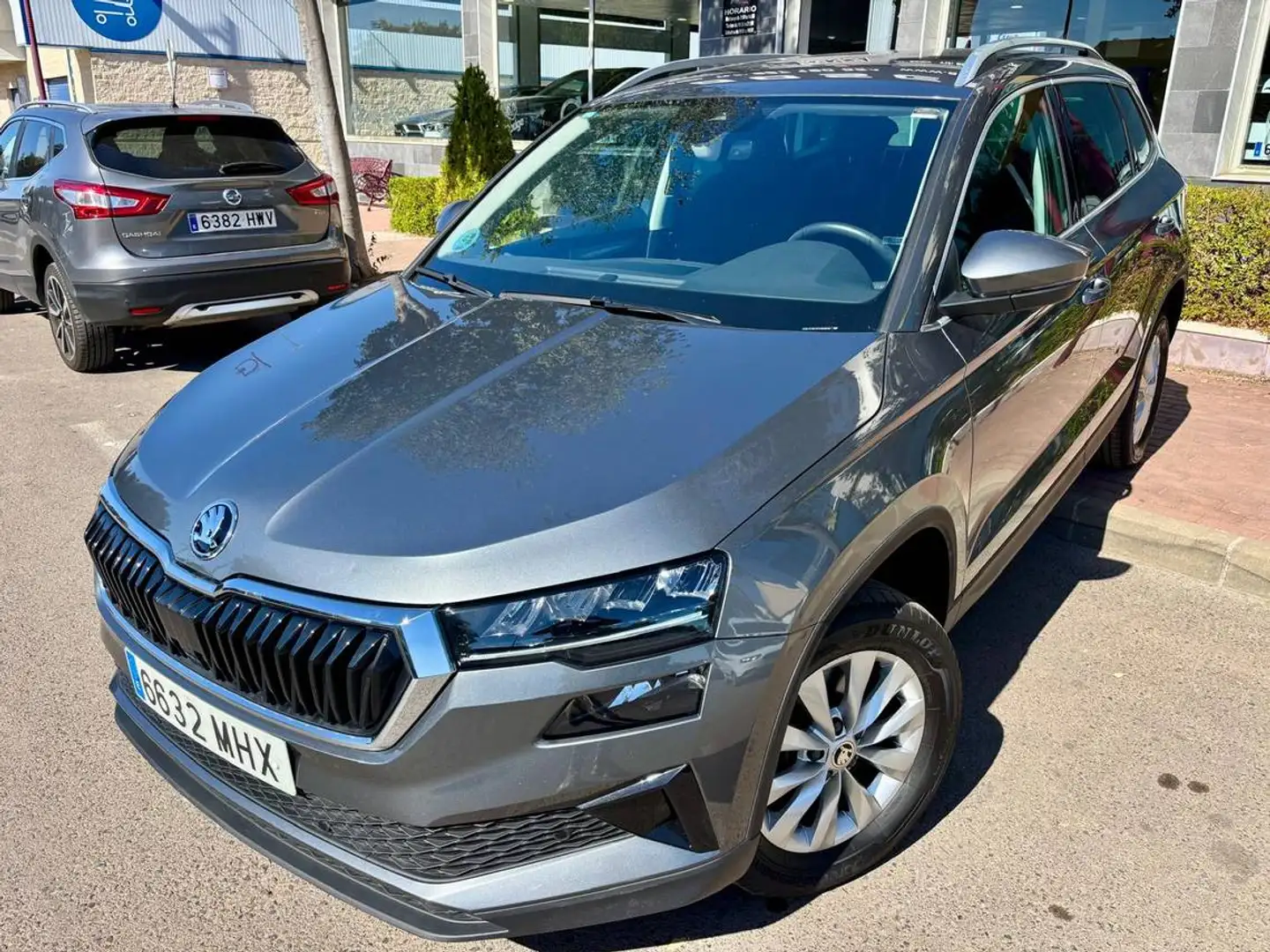 Skoda Karoq 2.0TDI Adblue Ambition 85kW Gris - 2